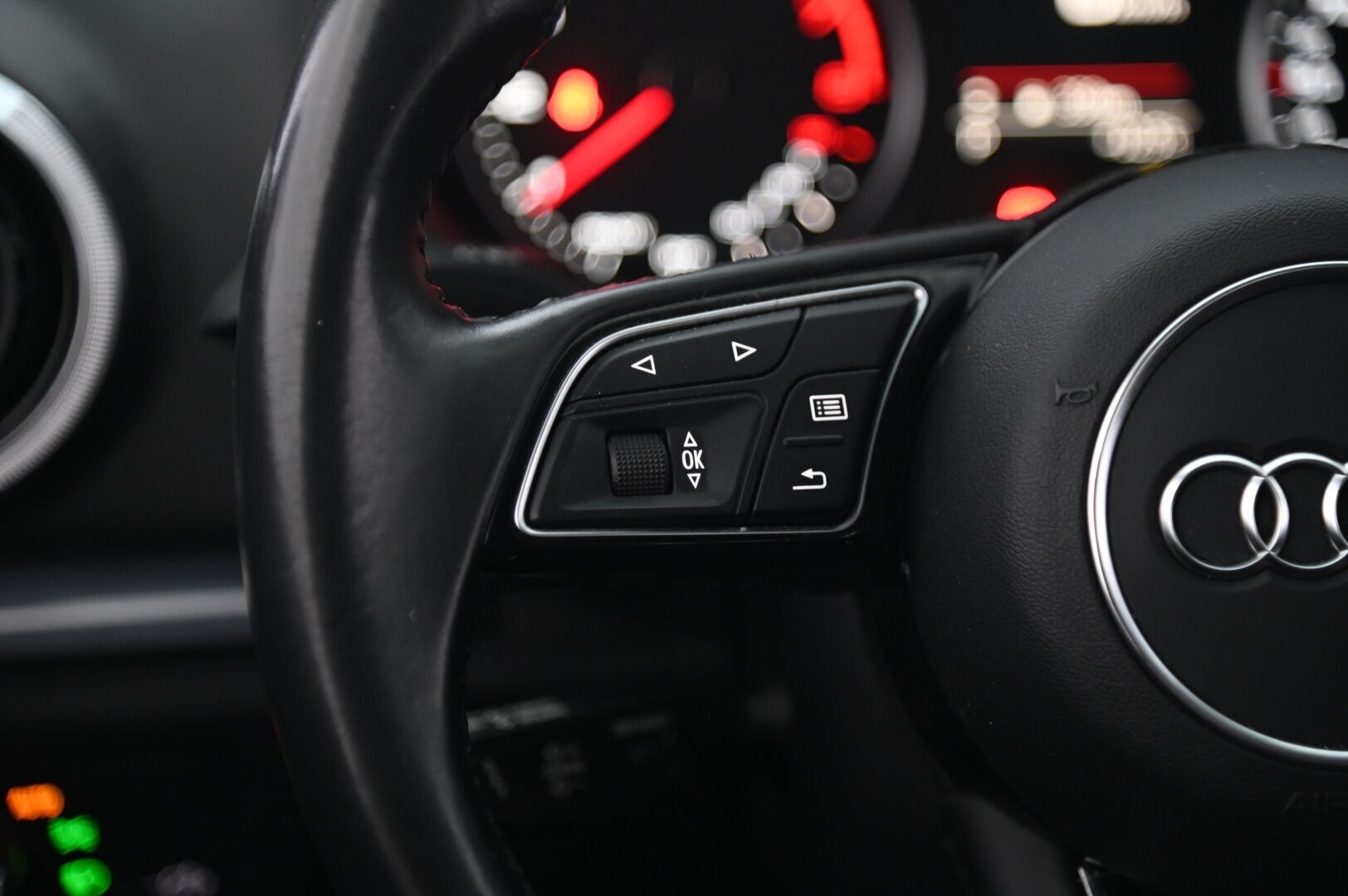 Audi A3 2019 Sportback Pro Business Sport 35 TFSI 110 kW S tronic*ACC / LED / Lämmitin* - *Siisti / Juuri tullut / 2x renkaat&vanteet*