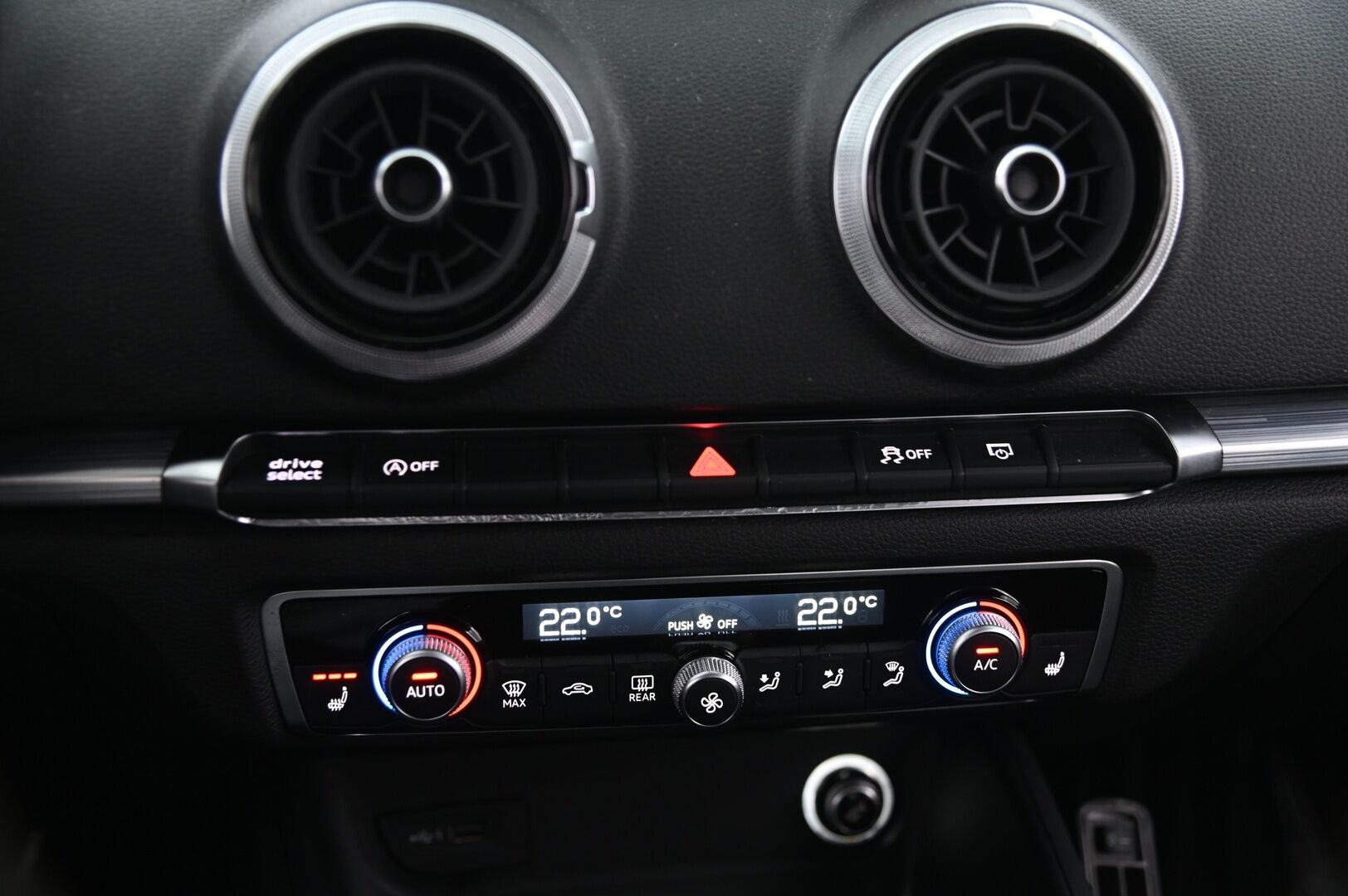 Audi A3 2020 Sportback Pro Business Sport 35 TFSI 110 kW S tronic S-Line*ACC / LED / Lämmitin* - *S-Line / Juuri tullut / 2x renkaat&vanteet / Juuri tehty jakopää*