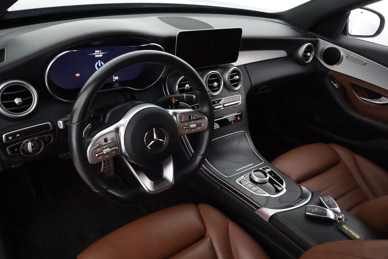 Mercedes-Benz C 2020 300 de T A Business AMG Edition EQ Power **Distronic+ / Multibeam / Koukku / P.kamera / Ruskeat nahat / Navi** - Suomi-auto / Kahdet renkaat aluvanteilla