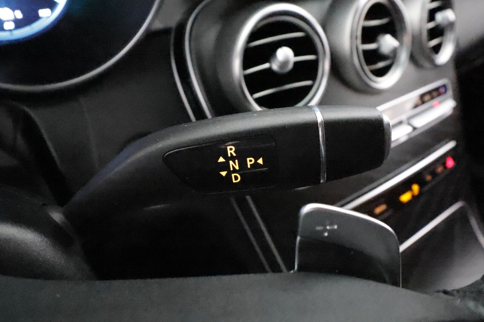 Mercedes-Benz C 2020 300 de T A Business AMG Edition EQ Power **Distronic+ / Multibeam / Koukku / P.kamera / Ruskeat nahat / Navi** - Suomi-auto / Kahdet renkaat aluvanteilla ja pitkä leima - HULLUT JOULUT KORKOTARJOUS 2,49% 