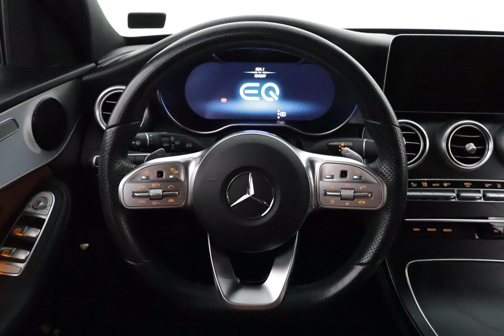 Mercedes-Benz C 2020 300 de T A Business AMG Edition EQ Power **Distronic+ / Multibeam / Koukku / P.kamera / Ruskeat nahat / Navi** - Suomi-auto / Kahdet renkaat aluvanteilla