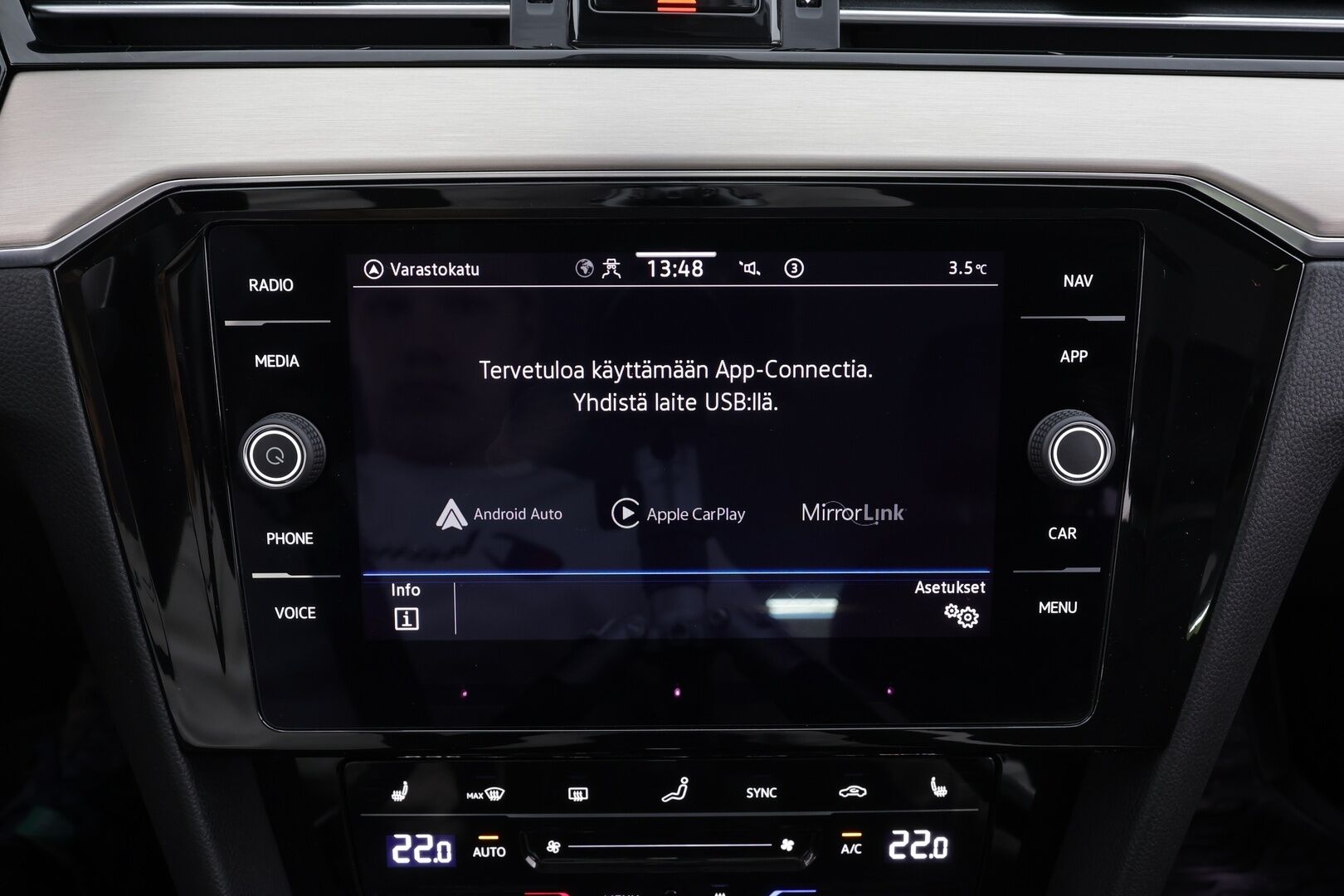 Volkswagen Passat 2022 Sedan R-Line 1,5 TSI EVO 110 kW DSG* Matrix LED / Adapt.vakkari / Webasto / 360 kamera / Koukku / Keyless/ Aplle&Android* - 1.Om Suomi auto / 2x renkaat alumiini vanteilla