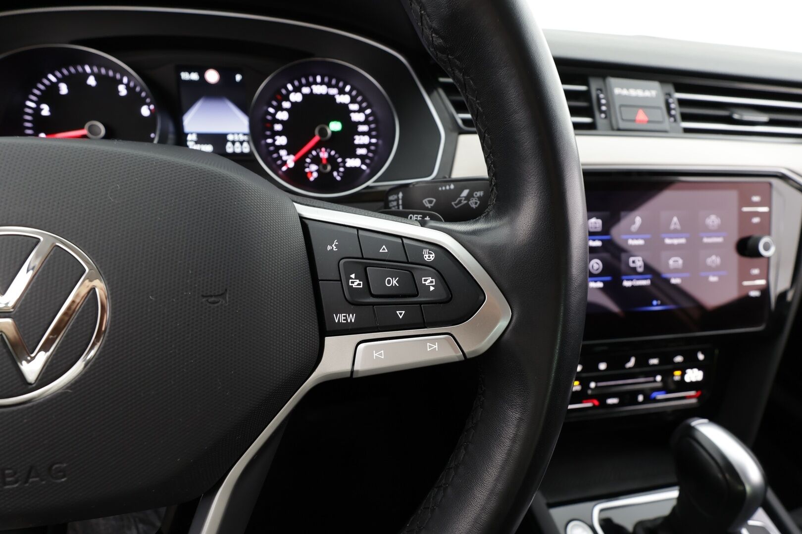 Volkswagen Passat 2022 Sedan R-Line 1,5 TSI EVO 110 kW DSG* Matrix LED / Adapt.vakkari / Webasto / 360 kamera / Koukku / Keyless/ Aplle&Android* - 1.Om Suomi auto / 2x renkaat alumiini vanteilla - HULLU BLACKWEEK KORKOTARJOUS 2,49%