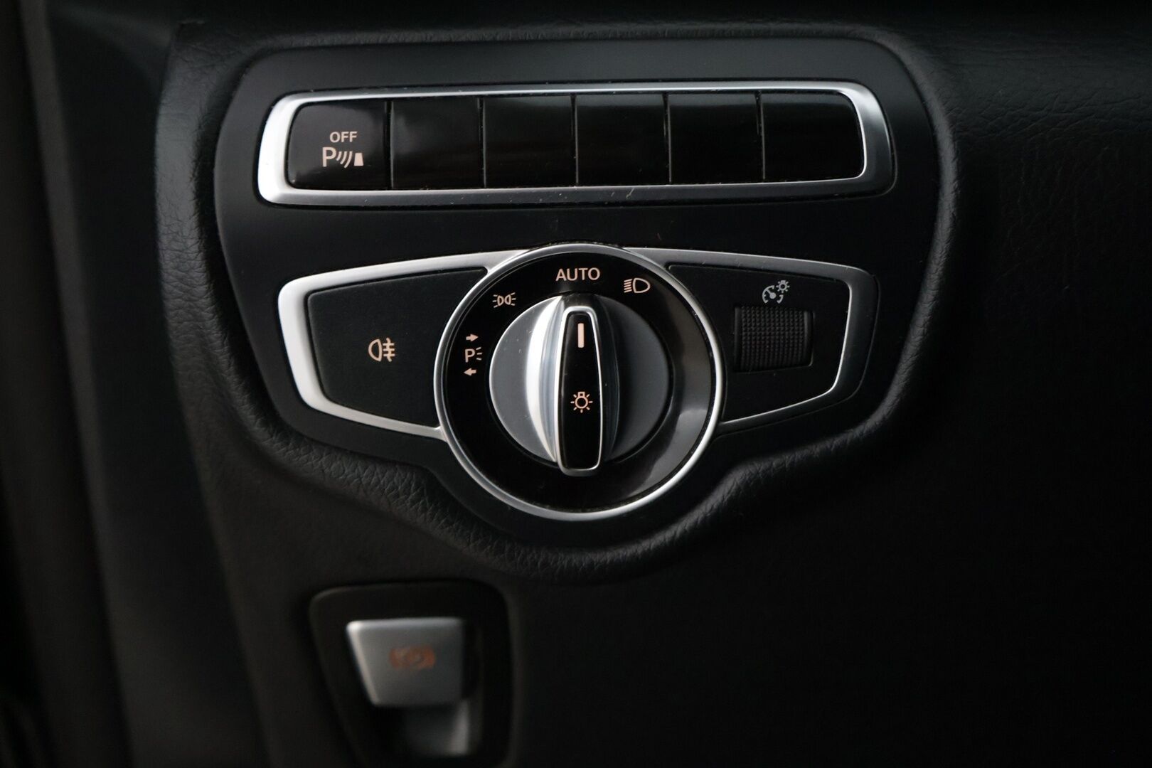 Mercedes-Benz V 2015 220 BlueTEC keskipitkä A2 8-Paikkainen * Webasto / P-Kamera / Vakionopeudensäädin / Tutkat edessä ja takana * - Uudet talvirenkaat / Juuri huollettu / Elokuussa katsastettu! *