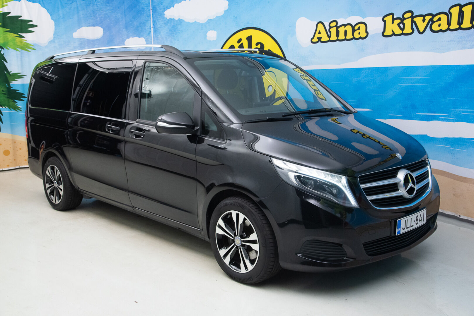 Mercedes-Benz V 2015 220 BlueTEC keskipitkä A2 8-Paikkainen * Webasto / P-Kamera / Vakionopeudensäädin / Tutkat edessä ja takana * - 3,99 % KORKOTARJOUS TÄHÄN AUTOON 31.8. ASTI! - Uudet talvirenkaat / Juuri huollettu / Elokuussa katsastettu! *