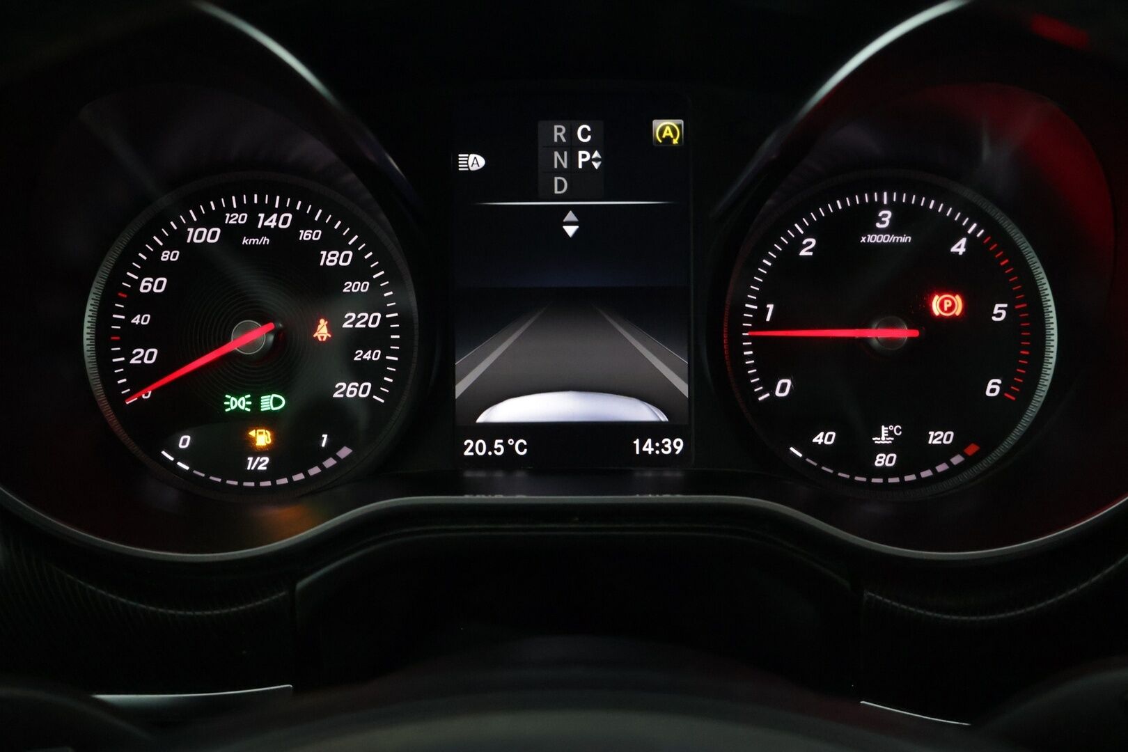 Mercedes-Benz V 2015 220 BlueTEC keskipitkä A2 8-Paikkainen * Webasto / P-Kamera / Vakionopeudensäädin / Tutkat edessä ja takana * - Uudet talvirenkaat / Juuri huollettu / Elokuussa katsastettu! *