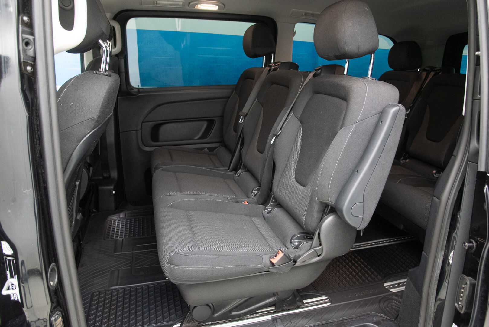 Mercedes-Benz V 2015 220 BlueTEC keskipitkä A2 8-Paikkainen * Webasto / P-Kamera / Vakionopeudensäädin / Tutkat edessä ja takana * - 3,99 % KORKOTARJOUS TÄHÄN AUTOON 31.8. ASTI! - Uudet talvirenkaat / Juuri huollettu / Elokuussa katsastettu! *