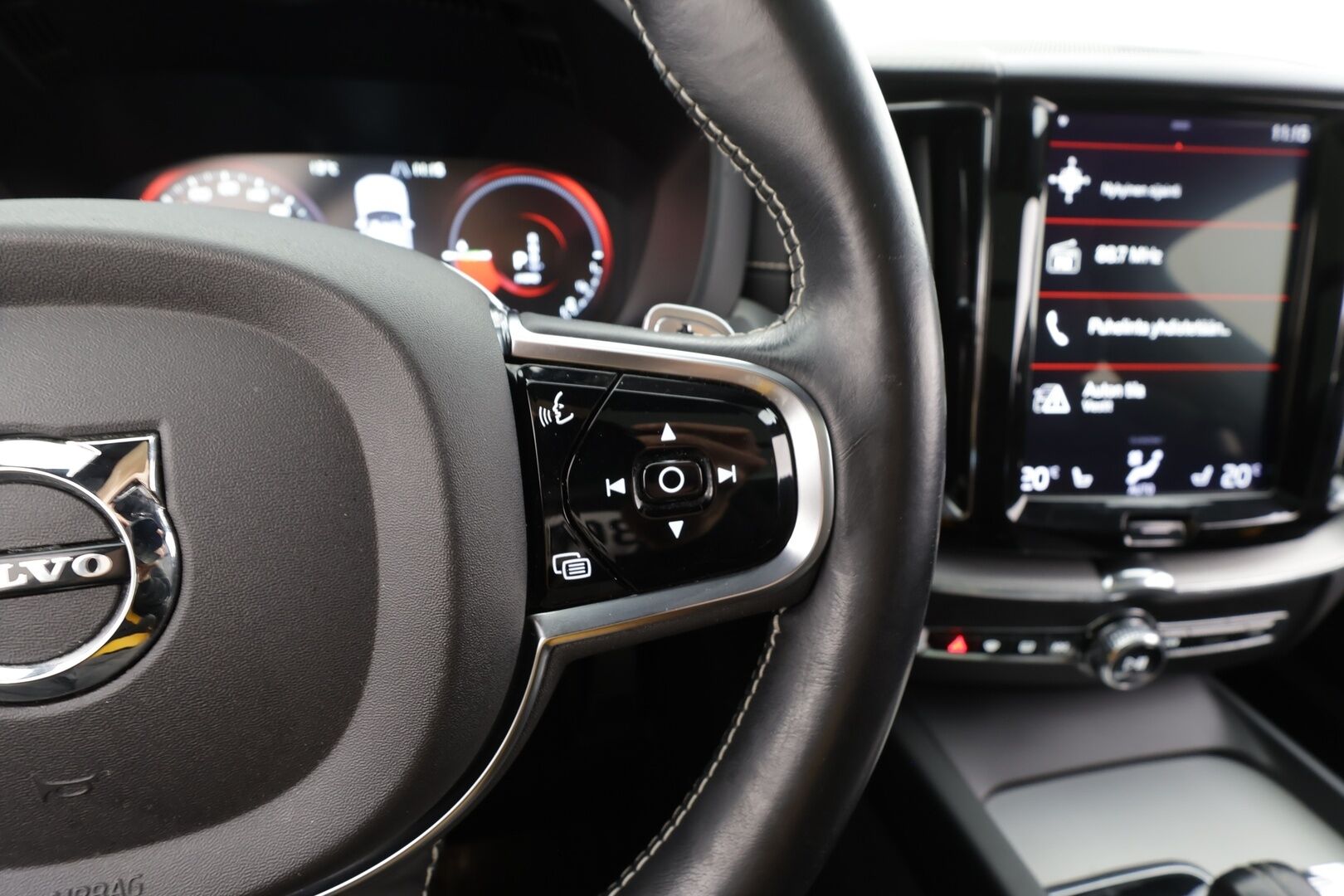 Volvo XC60 2020 T8 TwE AWD Polestar Engineered aut * ACC / Webasto / Full LED / Koukku / H&K / Panorama / Muistipenkki / 360° / Keyless / BLIS  * - 1.Om Suomi-auto / Kahdet renkaat aluvanteilla / Merkkihuollettu / Huippuvarusteet - HULLUT AVAJAISHULINAT KORKOTARJOUS 3,29 %