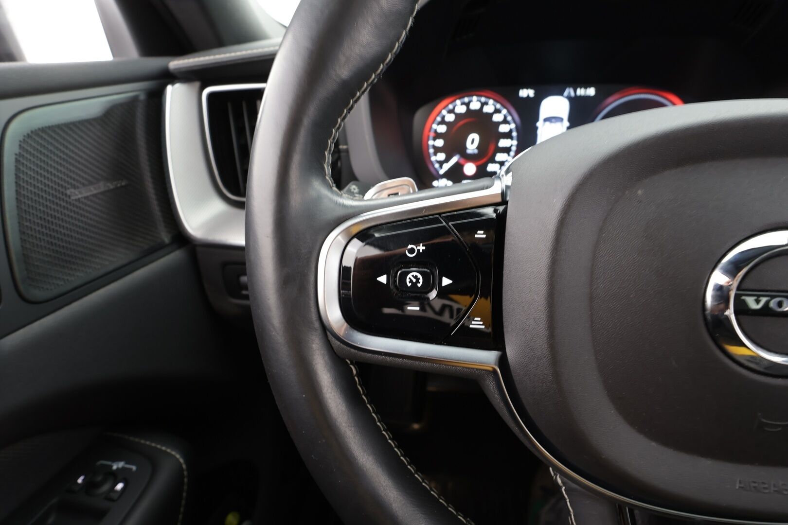 Volvo XC60 2020 T8 TwE AWD Polestar Engineered aut * ACC / Webasto / Full LED / Koukku / H&K / Panorama / Muistipenkki / 360° / Keyless / BLIS  * - 1.Om Suomi-auto / Kahdet renkaat aluvanteilla / Merkkihuollettu / Huippuvarusteet - HULLUT AVAJAISHULINAT KORKOTARJOUS 3,29 %