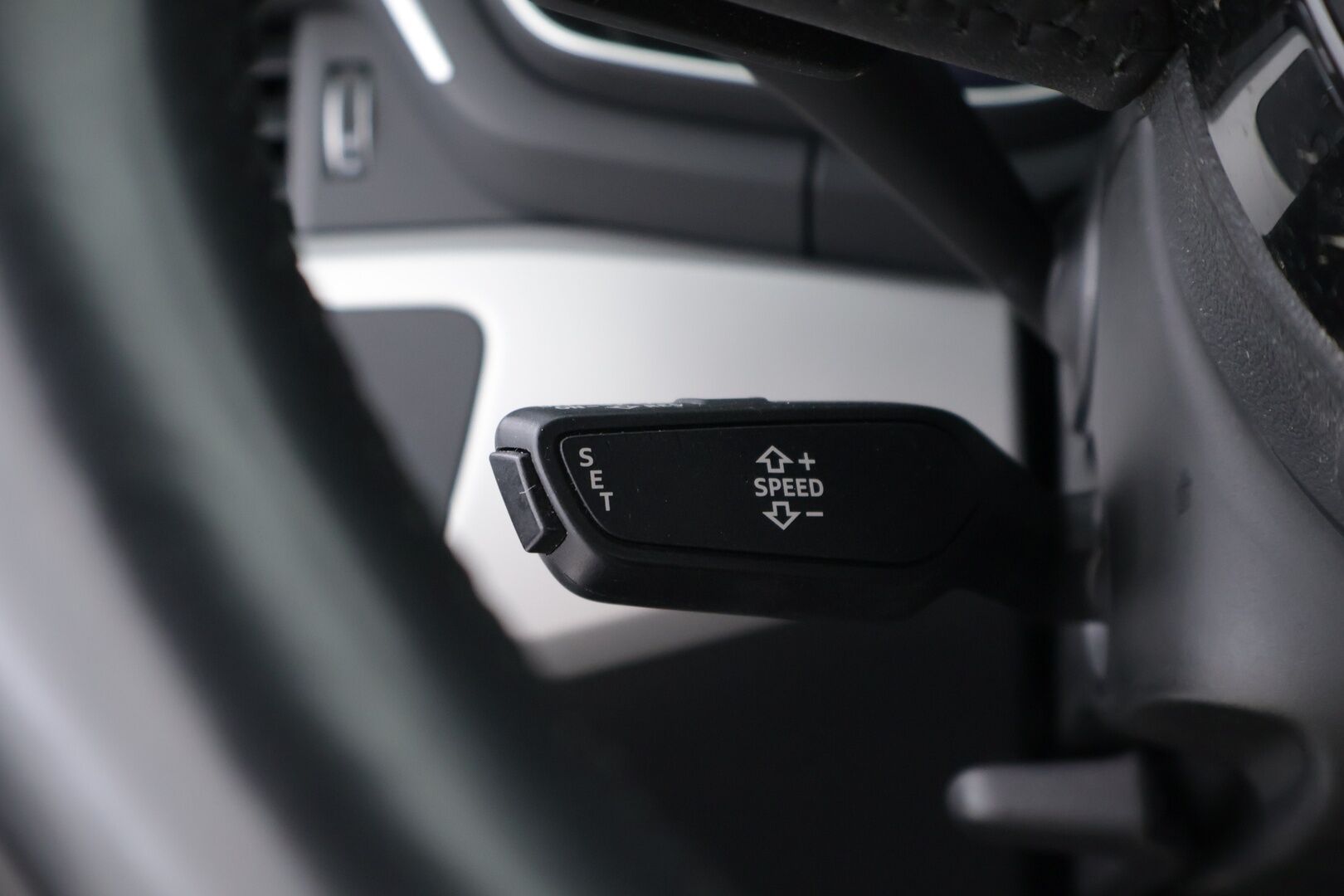 Audi A4 2019 Avant Business Advanced 40 TFSI 140 kW MHEV S tronic - Suomiauto | Webasto | Koukku | Matrix LED | Digital Cockpit | BLIS | Peruutuskamera | Apple&Android | Sporttipenkit | Juuri tullut Tampereelle!