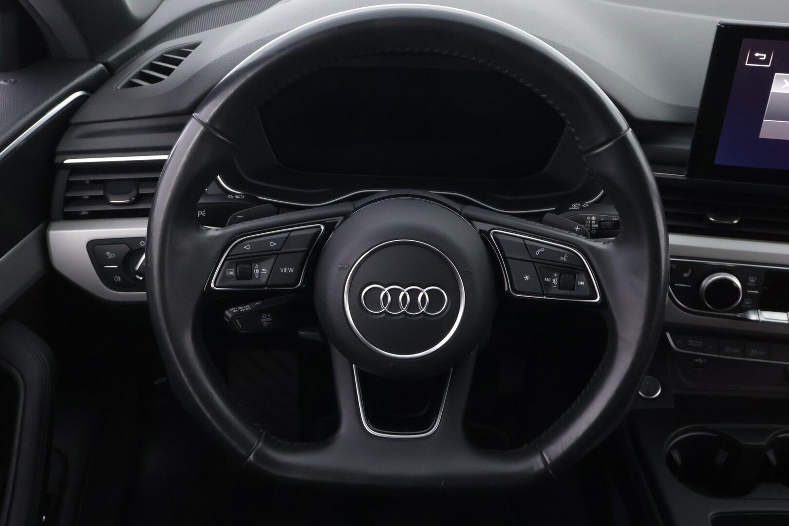 Audi A4 2019 Avant Business Advanced 40 TFSI 140 kW MHEV S tronic - Suomiauto | Webasto | Koukku | Matrix LED | Digital Cockpit | BLIS | Peruutuskamera | Apple&Android | Sporttipenkit | Juuri tullut Tampereelle!