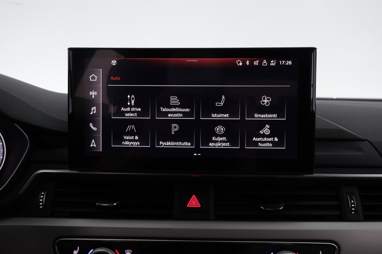 Audi A4 2019 Avant Business Advanced 40 TFSI 140 kW MHEV S tronic - Suomiauto | Webasto | Koukku | Matrix LED | Digital Cockpit | BLIS | Peruutuskamera | Apple&Android | Sporttipenkit | Juuri tullut Tampereelle!