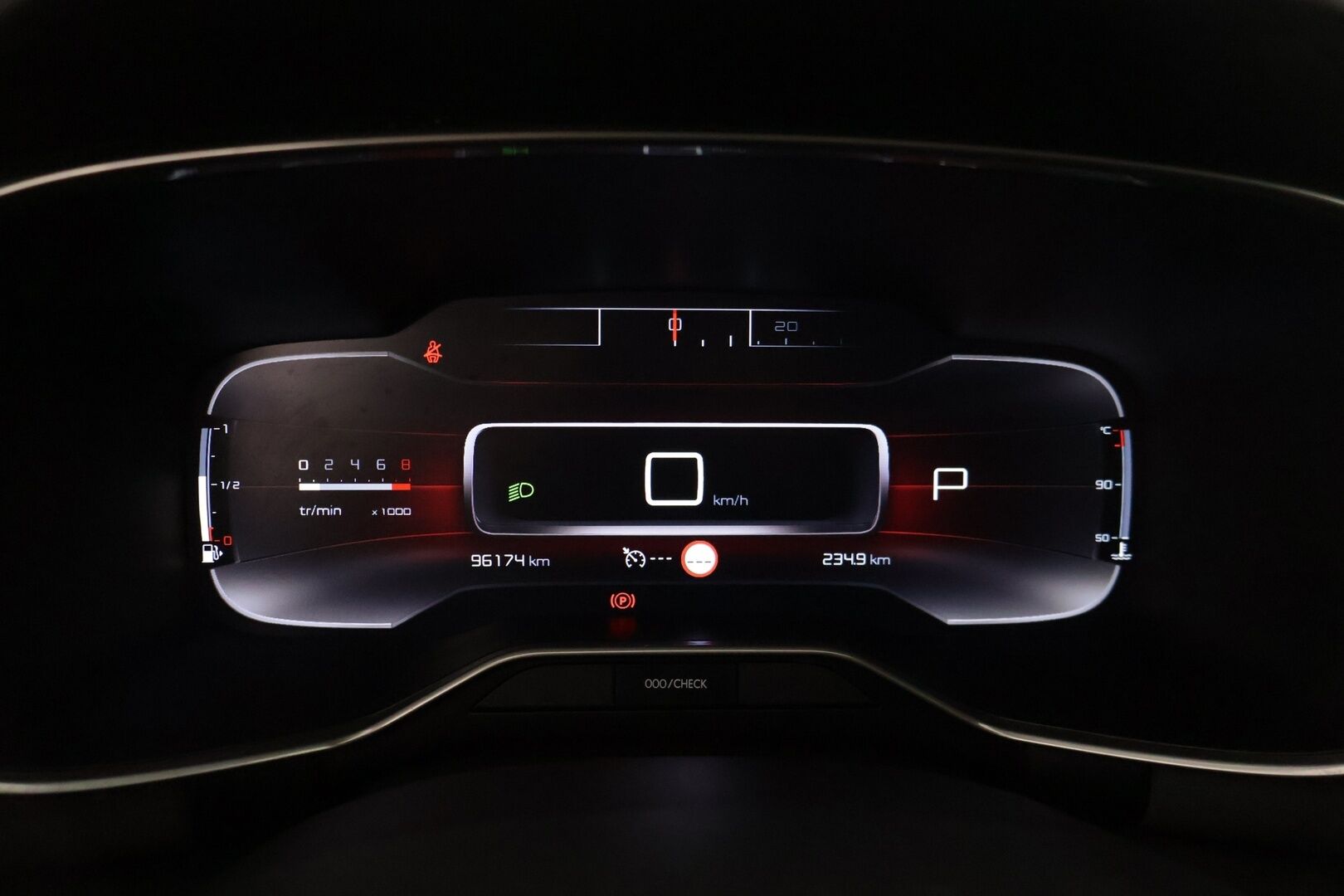 Citroen C5 Aircross 2020 PureTech 180 Feel EAT8 Automaatti* Kaistavahti / Digimittaristo / Tutkat * - *Luotettavalla ja paremmalla 1.6 tekniikalla / Merkkiliikkeen huoltohistoria *