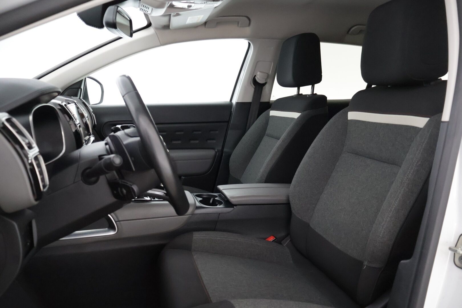 Citroen C5 Aircross 2020 PureTech 180 Feel EAT8 Automaatti* Kaistavahti / Digimittaristo / Tutkat * - *Luotettavalla ja paremmalla 1.6 tekniikalla / Merkkiliikkeen huoltohistoria *