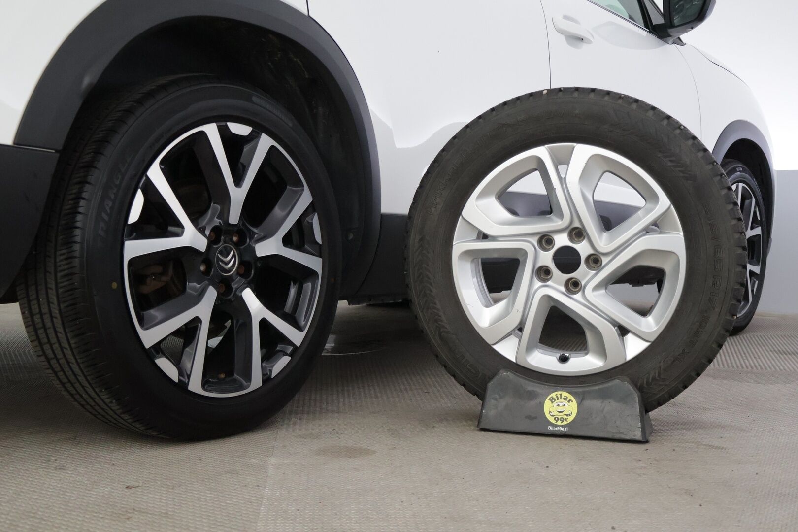 Citroen C5 Aircross 2020 PureTech 180 Feel EAT8 Automaatti* Kaistavahti / Digimittaristo / Tutkat * - *Luotettavalla ja paremmalla 1.6 tekniikalla / Merkkiliikkeen huoltohistoria *