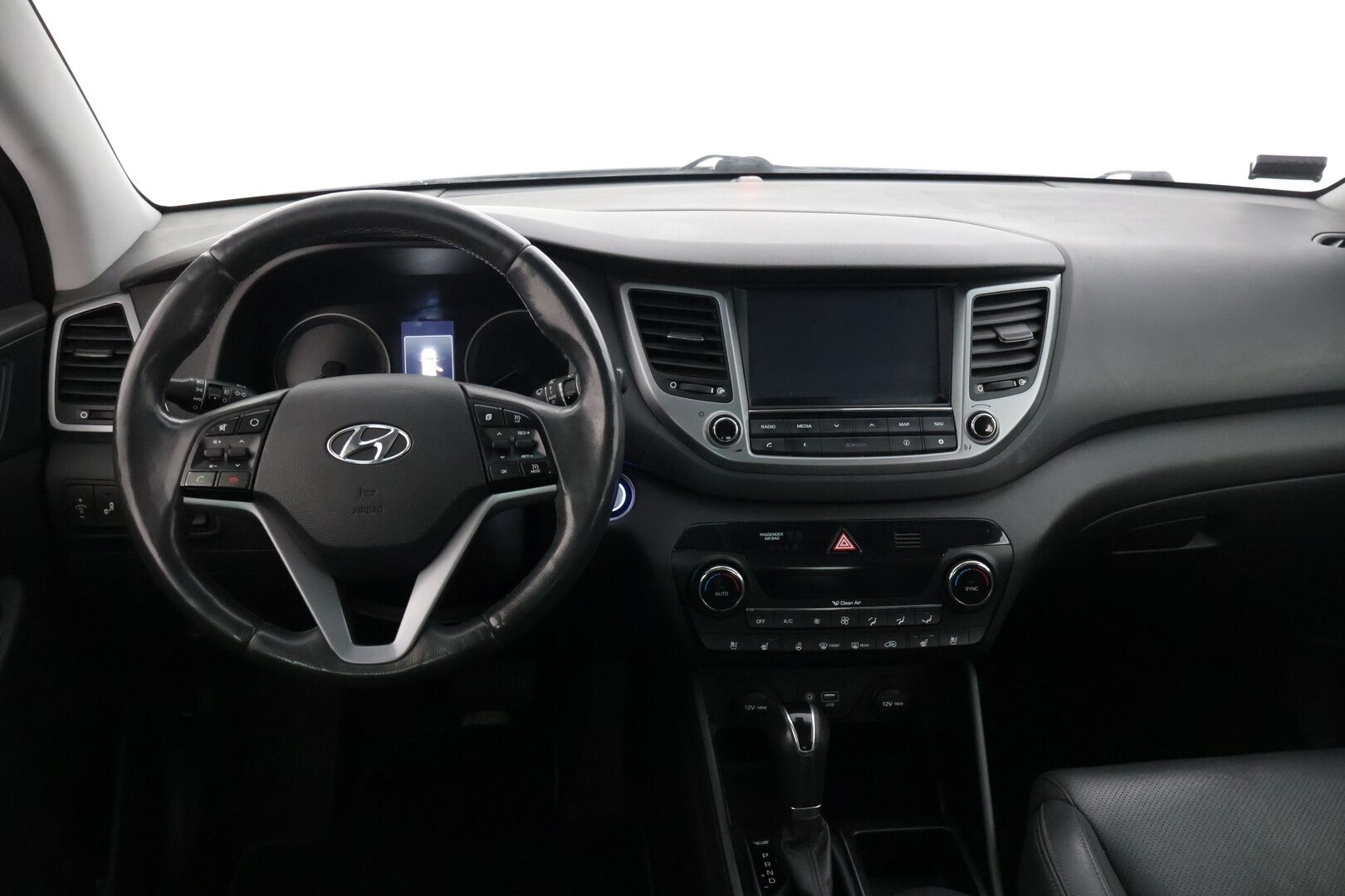 Hyundai Tucson 2016 1.6 T-GDI 4WD 7DCT-aut Premium * Panorama / Blis / Kaistavahti / lämmitettävät/tuuletettavat etupenkit /  Nahkapenkit * - * huippuvarusteet / Uusi tuulilasi / 2x vanteet ja hyvillä kumeilla *