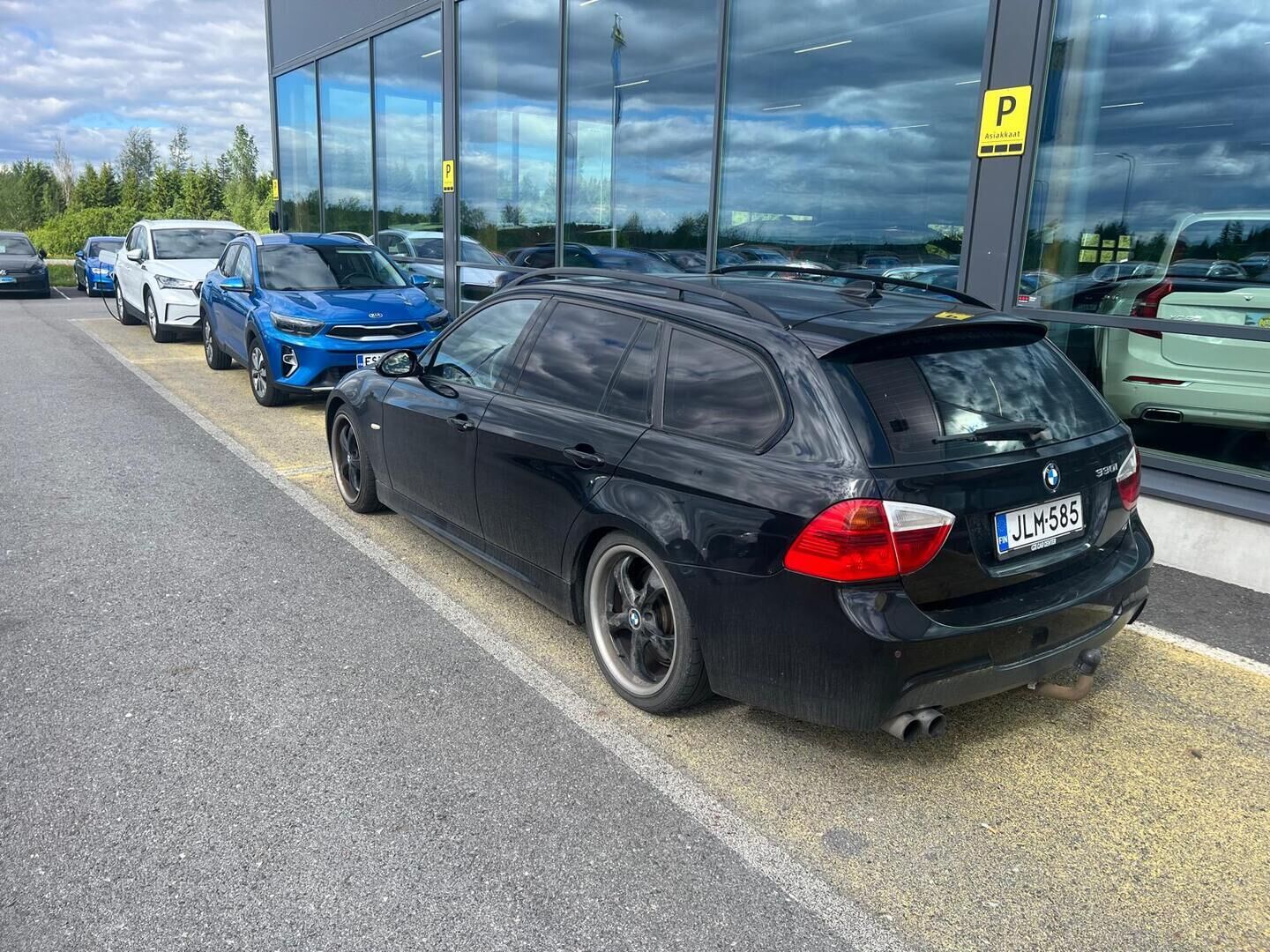 BMW 330 2006 E91 Touring - YritysOutlet - Myydään vain yrityksille - Juuri saapunut | M-Sport | Koukku | Panorama | Nahat | 2 x OEM vanteet