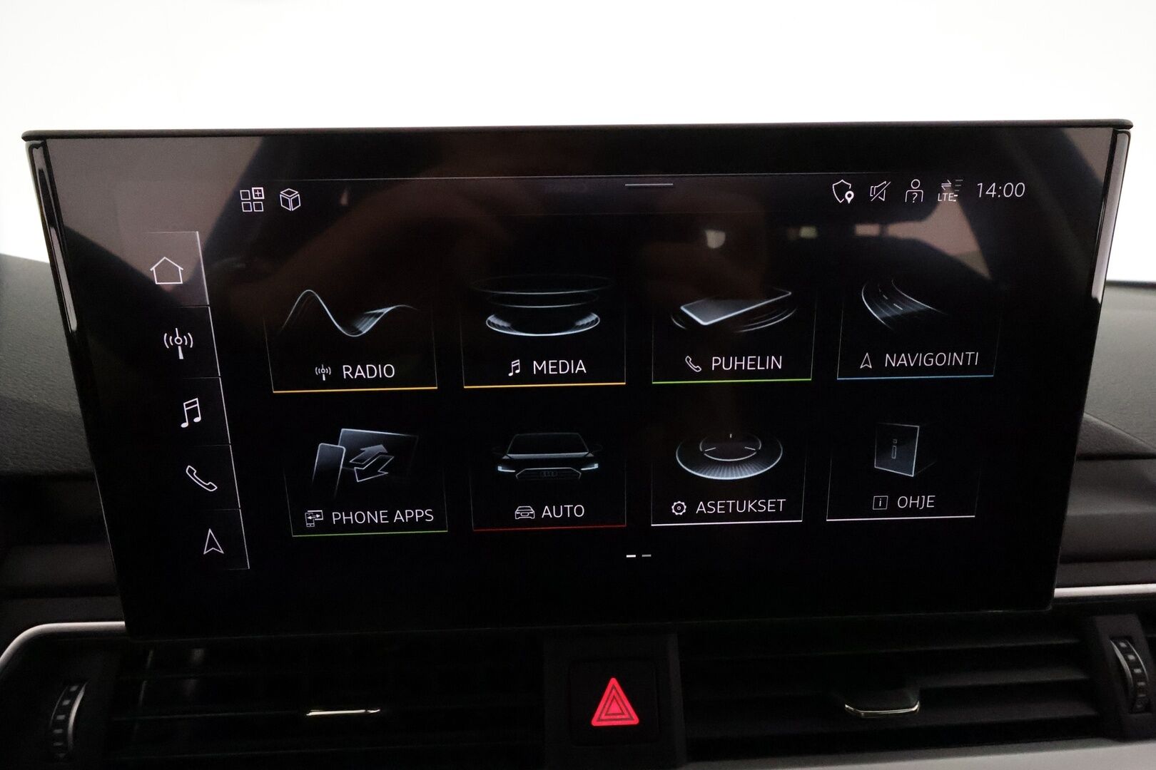 Audi A4 2020 Avant Business Advanced Comfort Edition 40 TDI 140 kW quattro S tronic **Webasto / Koukku / LED-valot / P.Kamera** - Suomi-auto / Kahdet Renkaat