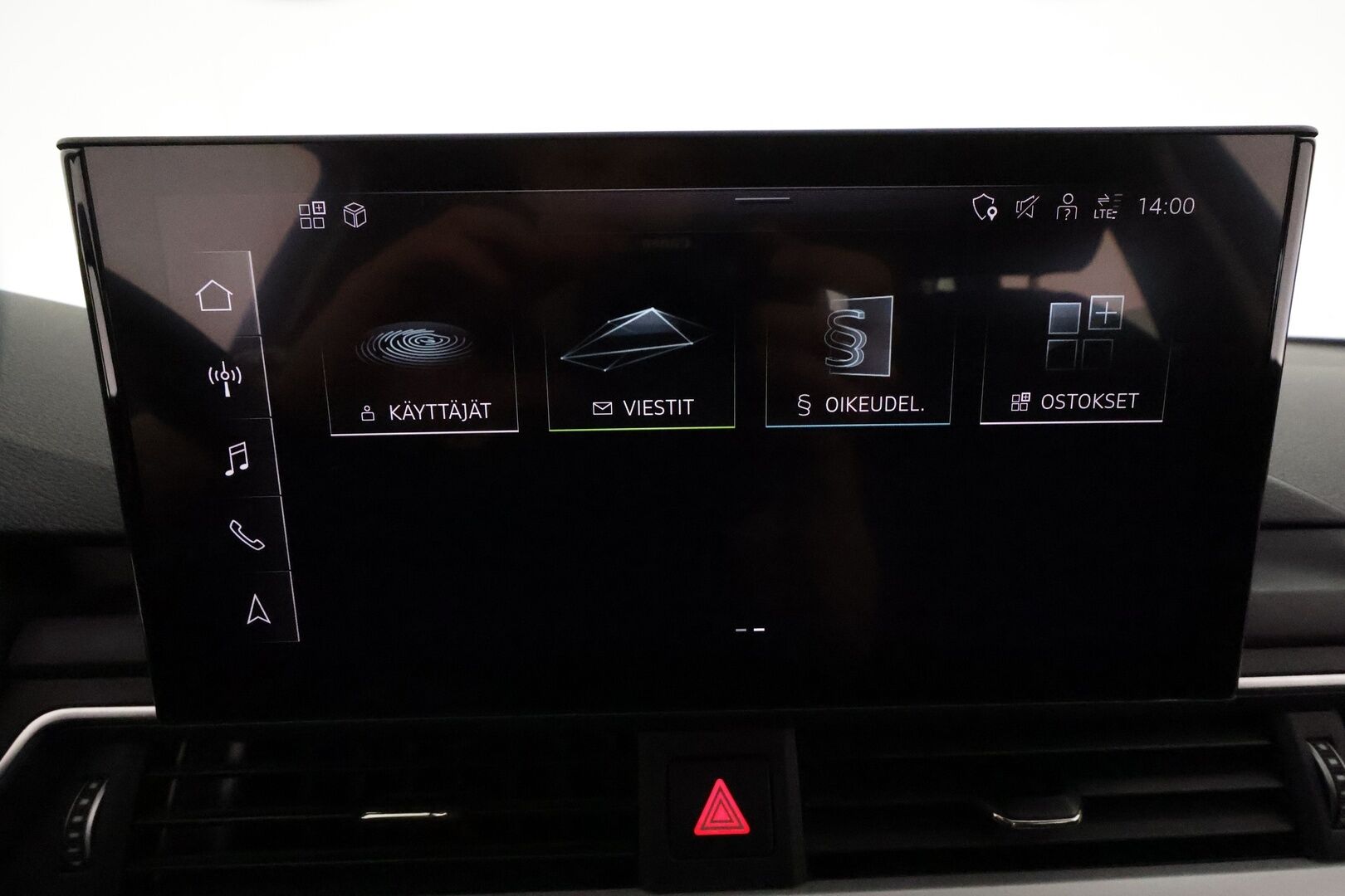 Audi A4 2020 Avant Business Advanced Comfort Edition 40 TDI 140 kW quattro S tronic **Webasto / Koukku / LED-valot / P.Kamera** - Suomi-auto / Kahdet Renkaat