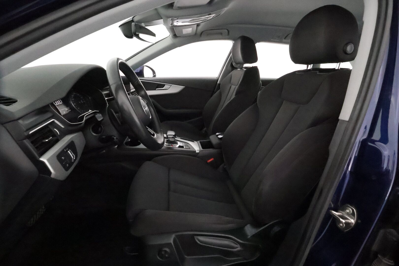 Audi A4 2020 Avant Business Advanced Comfort Edition 40 TDI 140 kW quattro S tronic * Webasto / Vetokoukku / Peruutuskamera / Urheiluistuimet* - Suomi-auto / Kahdet Audin vanteet / Seuraava huolto 8/2026