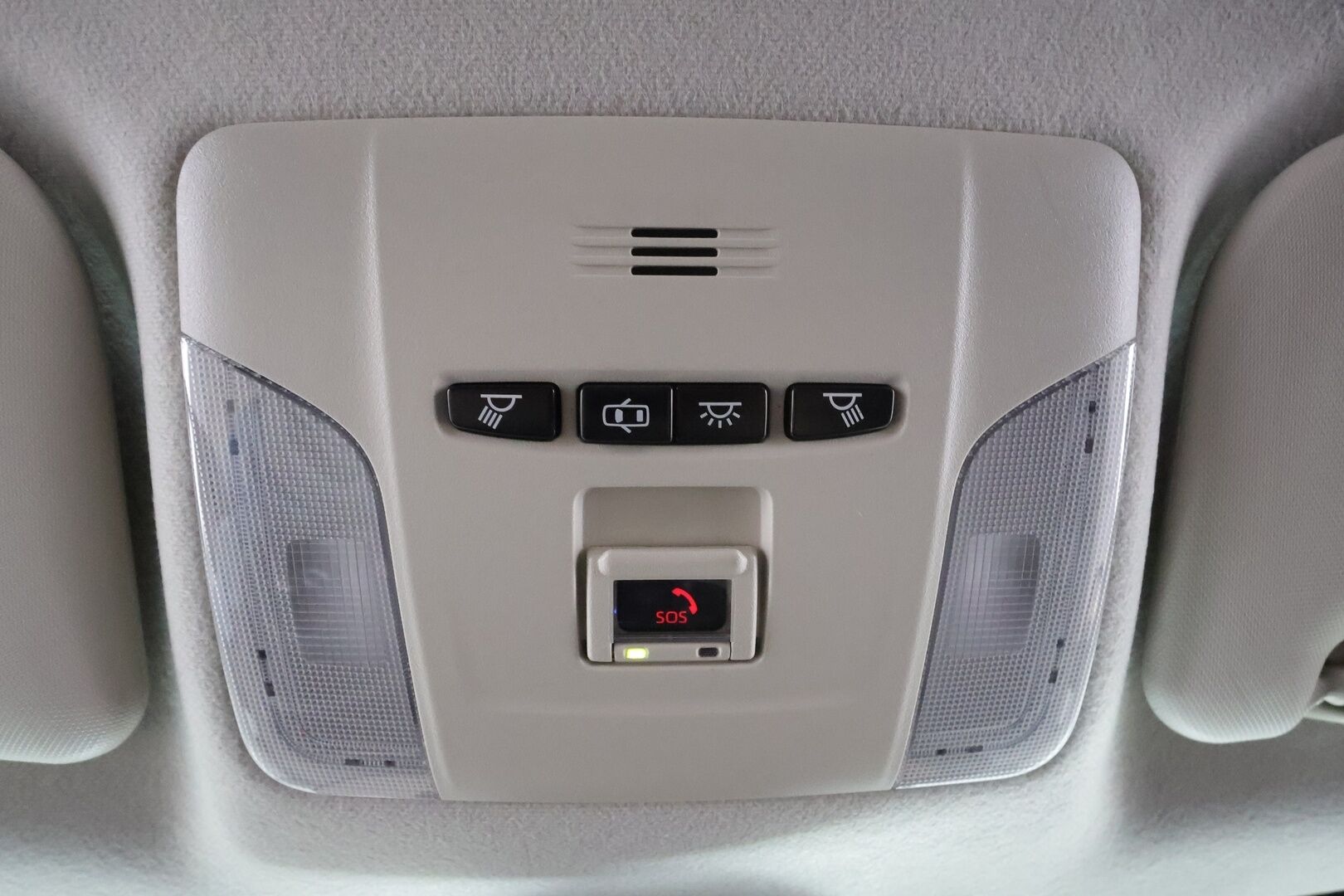 Toyota Corolla 2019 Sedan 1,8 Hybrid Style * ACC / LED / P.Kamera / Navi / Kaistavahti / Keyless * - Suomi-auto / Kahdet renkaat aluvanteilla / Merkkihuollot