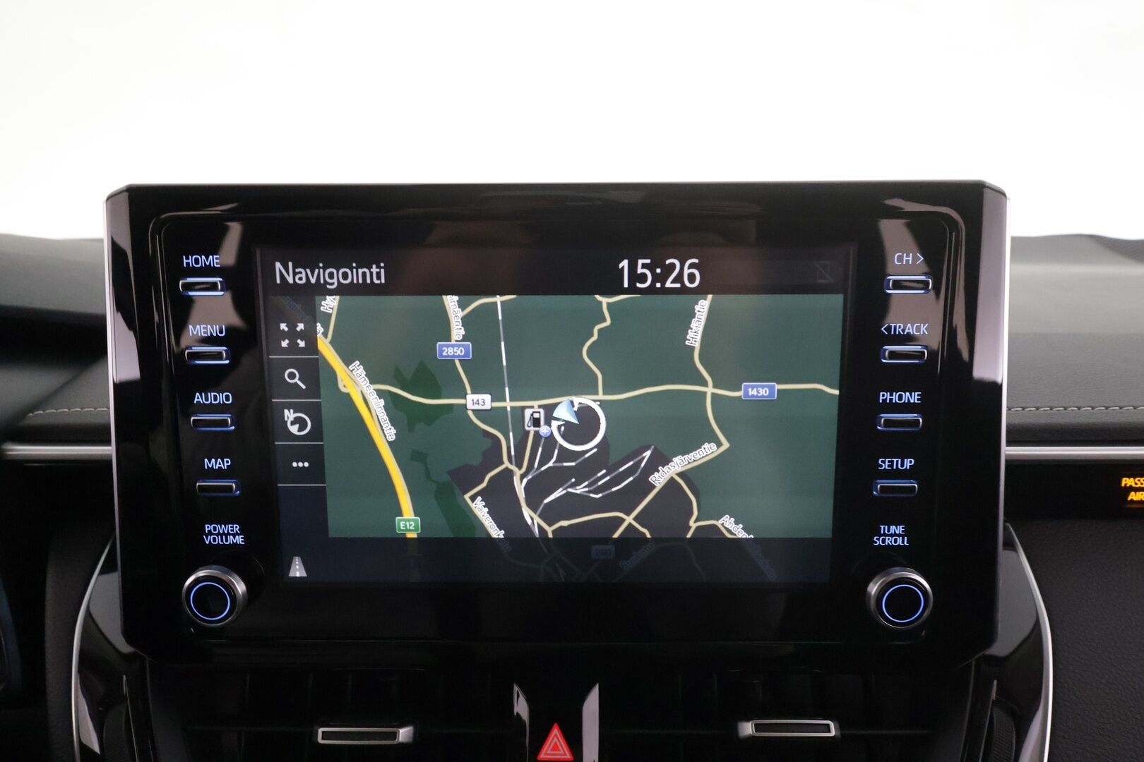 Toyota Corolla 2019 Sedan 1,8 Hybrid Style * ACC / LED / P.Kamera / Navi / Kaistavahti / Keyless * - Suomi-auto / Kahdet renkaat aluvanteilla / Merkkihuollot