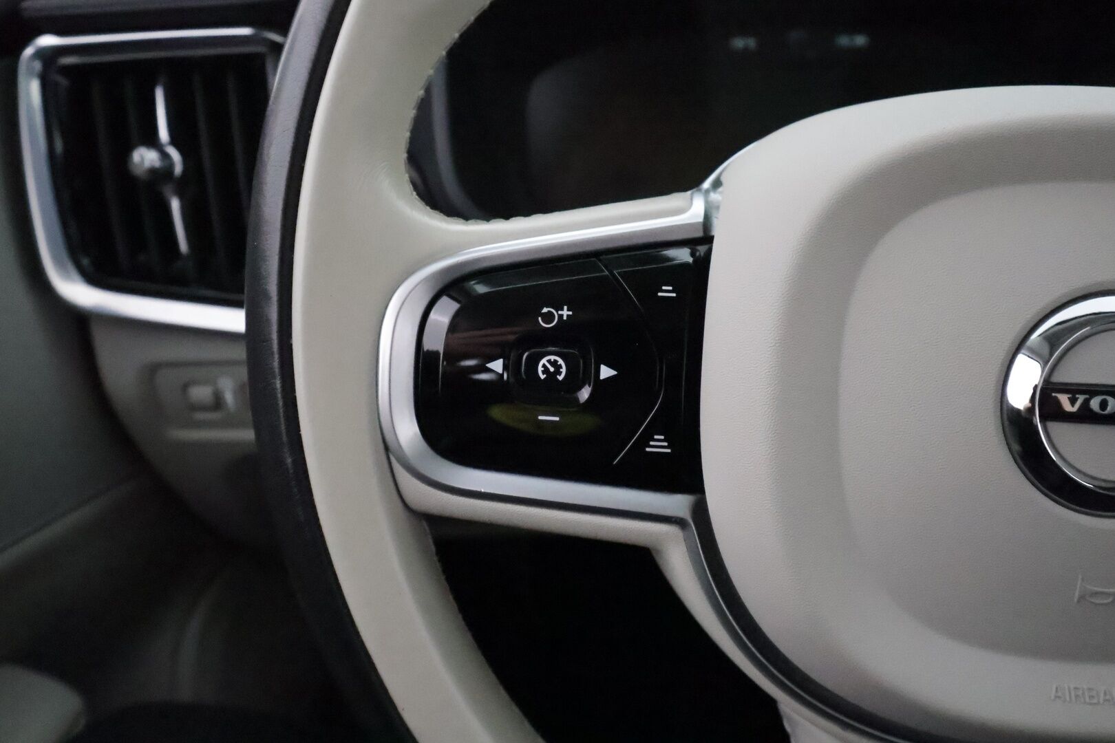 Volvo V90 2020 T8 TwE AWD Inscription aut **Full LED / Adapt.vakkari / 360 kamera / Muistipenkki /  Sporttinahat / TULOSSA