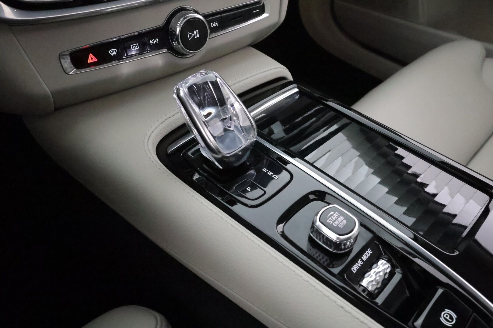 Volvo V90 2020 T8 TwE AWD Inscription aut **Full LED / Adapt.vakkari / 360 kamera / Muistipenkki /  Sporttinahat / TULOSSA