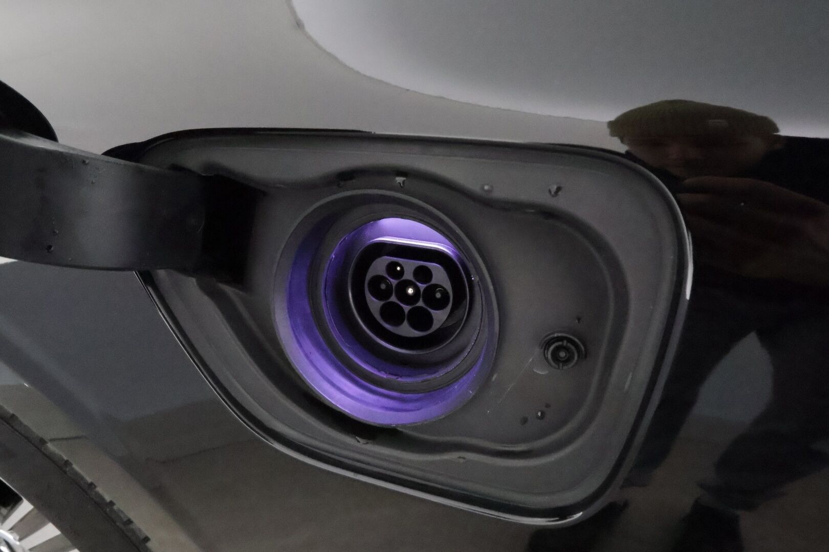 Volvo V60 2020 T8 TwE AWD Inscription aut *ACC / Webasto / Muistipenkki / Panorama / LED / Navi / Ruskeat sporttinahat* - 1.Om Suomi-auto / Kahdet renkaat aluvanteilla