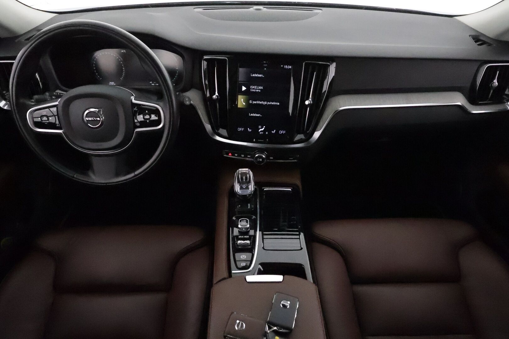 Volvo V60 2020 T8 TwE AWD Inscription aut *ACC / Webasto / Muistipenkki / Panorama / LED / Navi / Ruskeat sporttinahat* - 1.Om Suomi-auto / Kahdet renkaat aluvanteilla