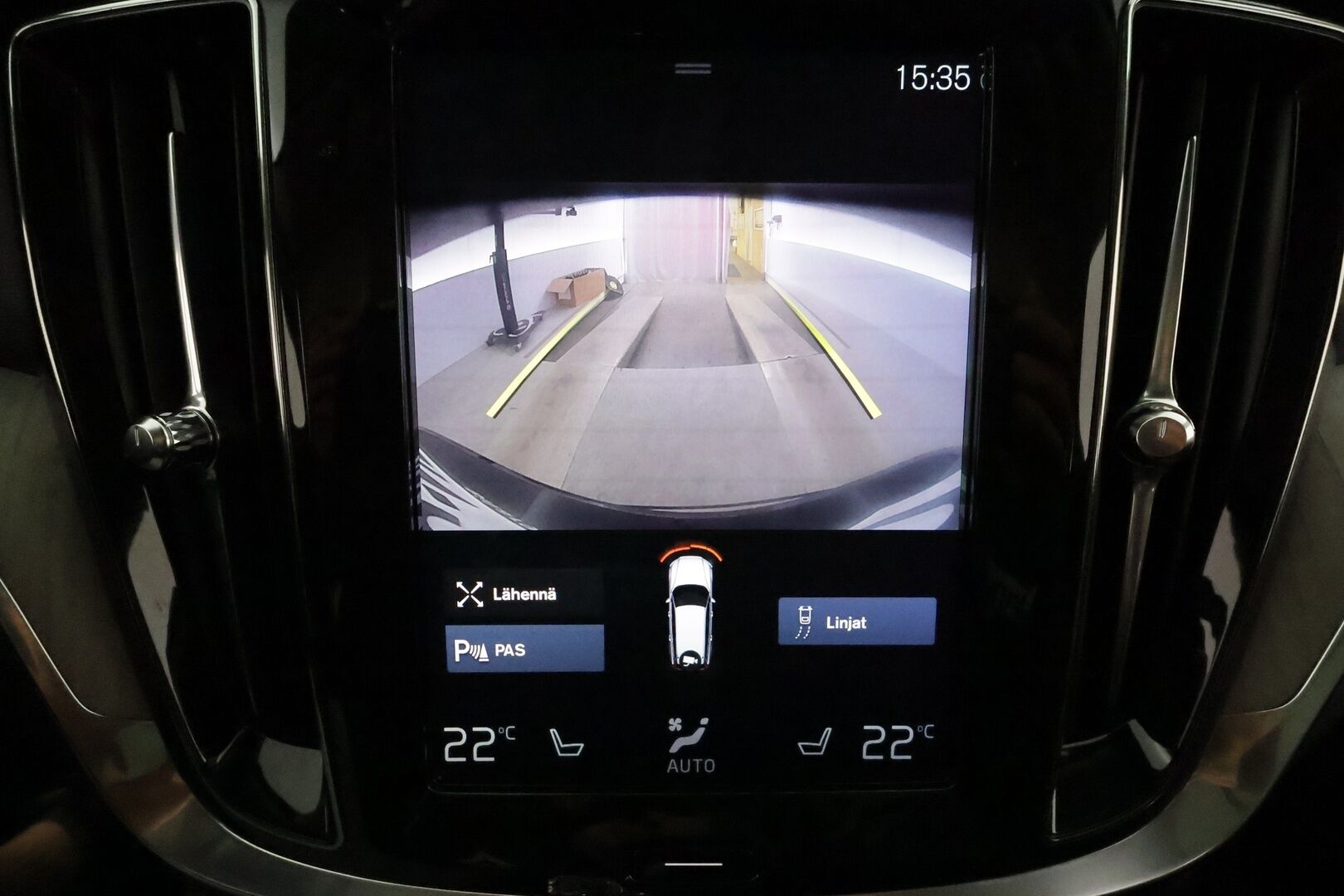Volvo V60 2020 T8 TwE AWD Inscription aut *ACC / Webasto / Muistipenkki / Panorama / LED / Navi / Ruskeat sporttinahat* - 1.Om Suomi-auto / Kahdet renkaat aluvanteilla