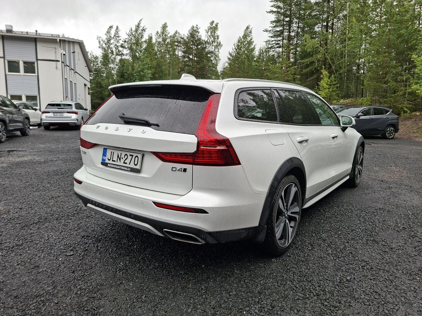Volvo V60 Cross Country 2020 D4 AWD Business aut **Adapt.vakkari / Webasto / Koukku / Full LED / TULOSSA!