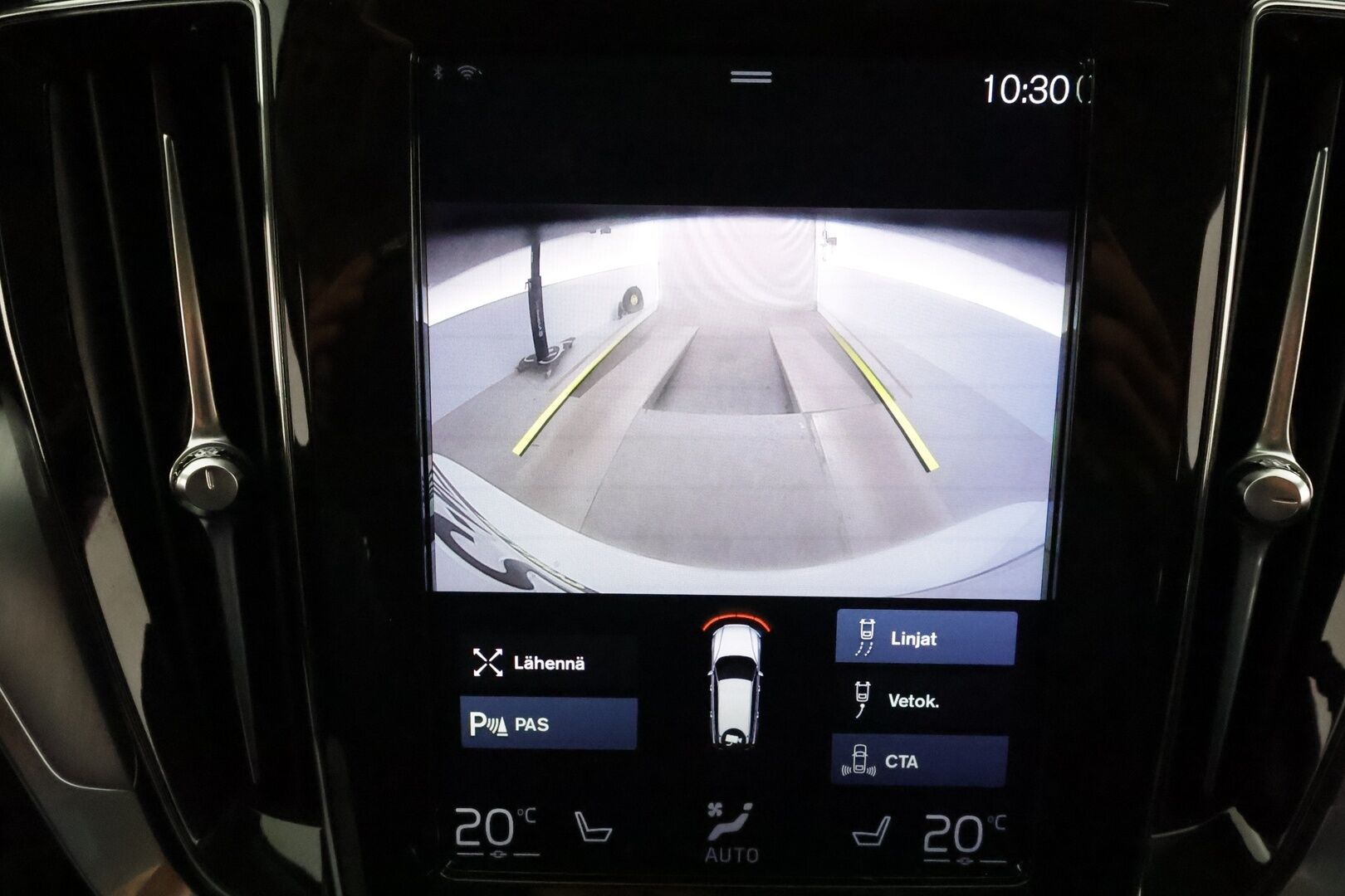 Volvo V60 Cross Country 2020 D4 AWD Business aut **Adapt.vakkari / Full LED / Webasto / Koukku / P.kamera / KeylessGo / Digimittaristo / Nahat** - Suomi-auto / Merkkihuollettu / Kahdet renkaat aluvanteilla