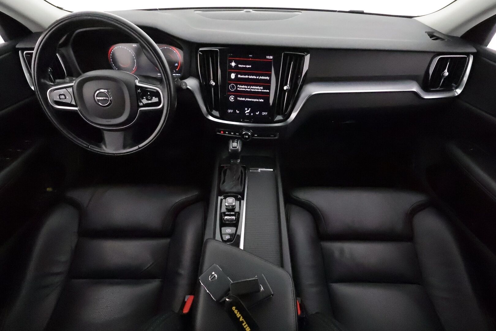 Volvo V60 Cross Country 2020 D4 AWD Business aut **Adapt.vakkari / Full LED / Webasto / Koukku / P.kamera / KeylessGo / Digimittaristo / Nahat** - Suomi-auto / Merkkihuollettu / Kahdet renkaat aluvanteilla