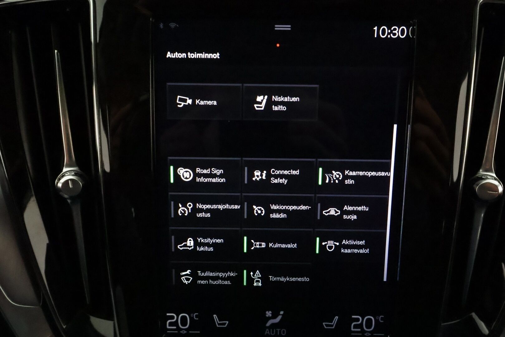 Volvo V60 Cross Country 2020 D4 AWD Business aut **Adapt.vakkari / Full LED / Webasto / Koukku / P.kamera / KeylessGo / Digimittaristo / Nahat** - Suomi-auto / Merkkihuollettu / Kahdet renkaat aluvanteilla