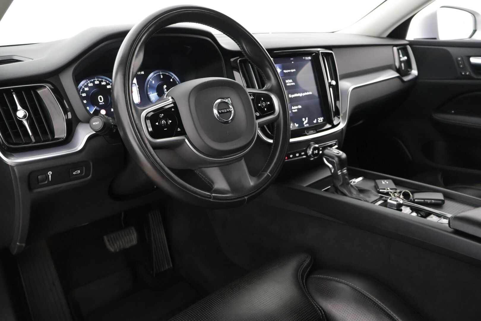 Volvo V60 Cross Country 2019 D4 AWD aut **Nahkasisusta / Sporttipenkit muistilla / VoC / ACC / 360 kamerat / Koukku ** - Hyvä huoltohistoria! / Jakohihna tehty 2024 - HULLUT AVAJAISHULINAT KORKOTARJOUS 3,29 %