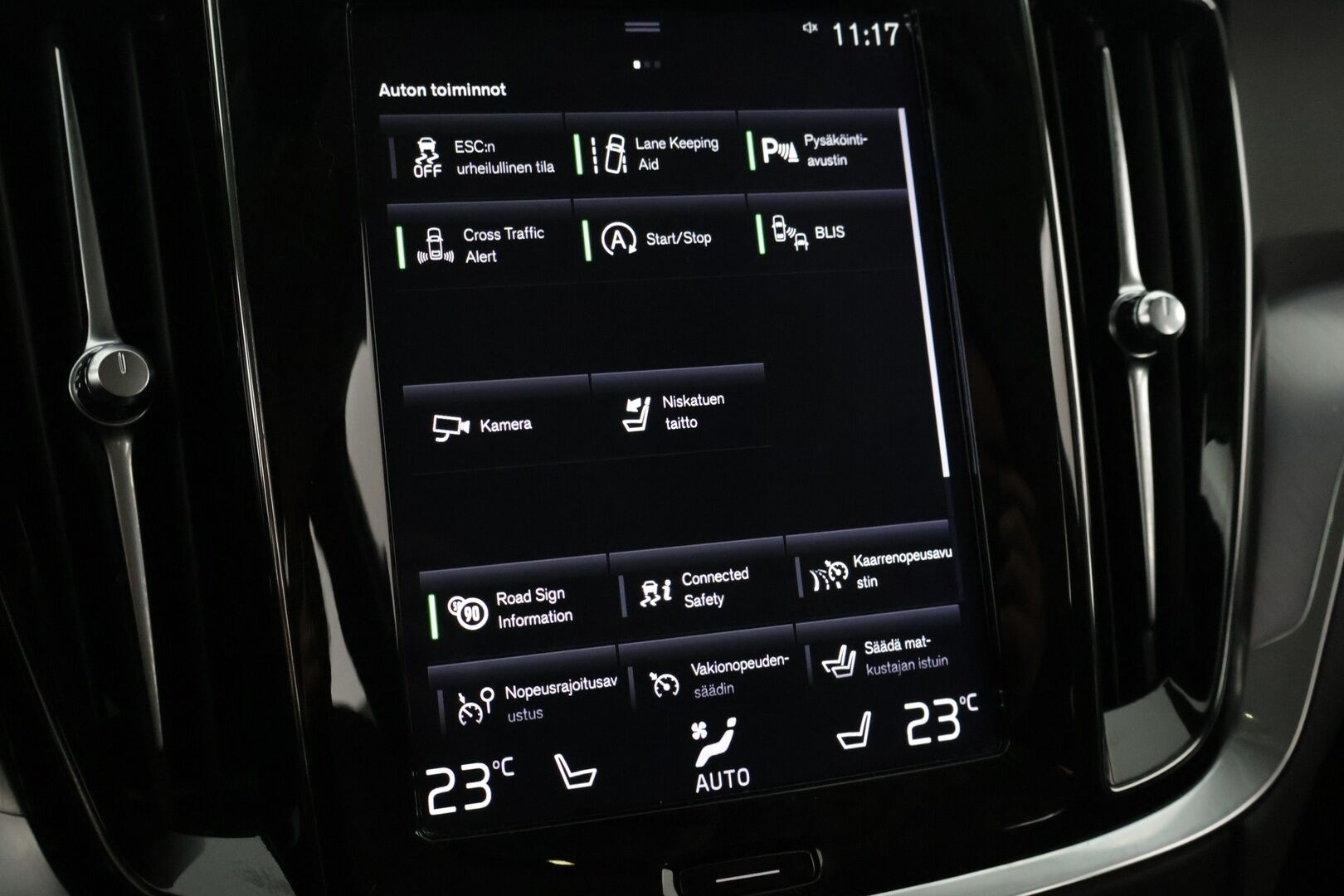 Volvo V60 Cross Country 2019 D4 AWD aut **Nahkasisusta / Sporttipenkit muistilla / VoC / ACC / 360 kamerat / Koukku ** - Hyvä huoltohistoria! / Jakohihna tehty 2024 - HULLUT AVAJAISHULINAT KORKOTARJOUS 3,29 %