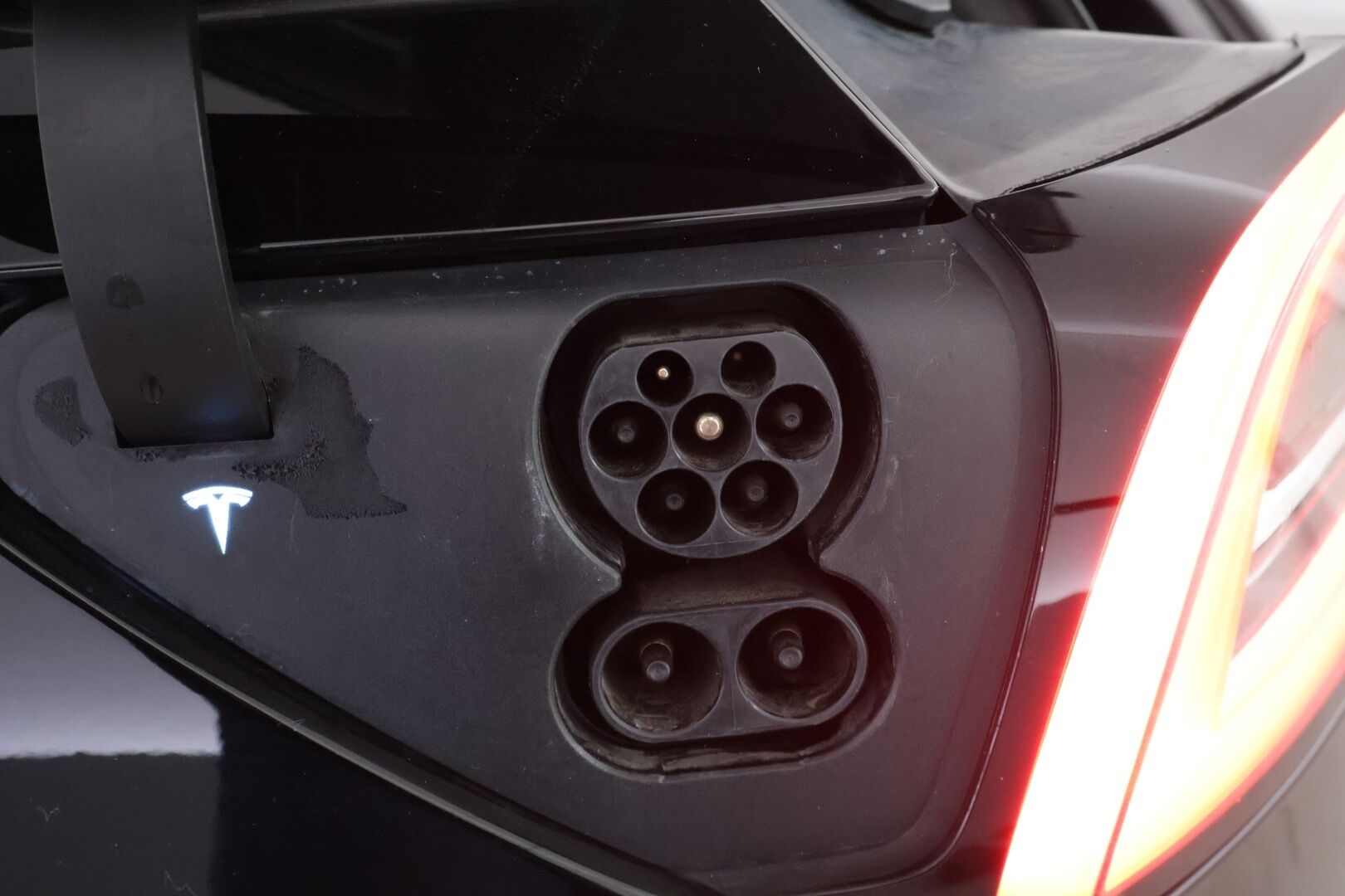 Tesla Model 3 2019 Performance - */ Suomi-auto / Äänieristetty / Sähkökäyttöinen Frunk / Autopilot / Premium Audio / 2x renkaat / Juuri saapunut /*