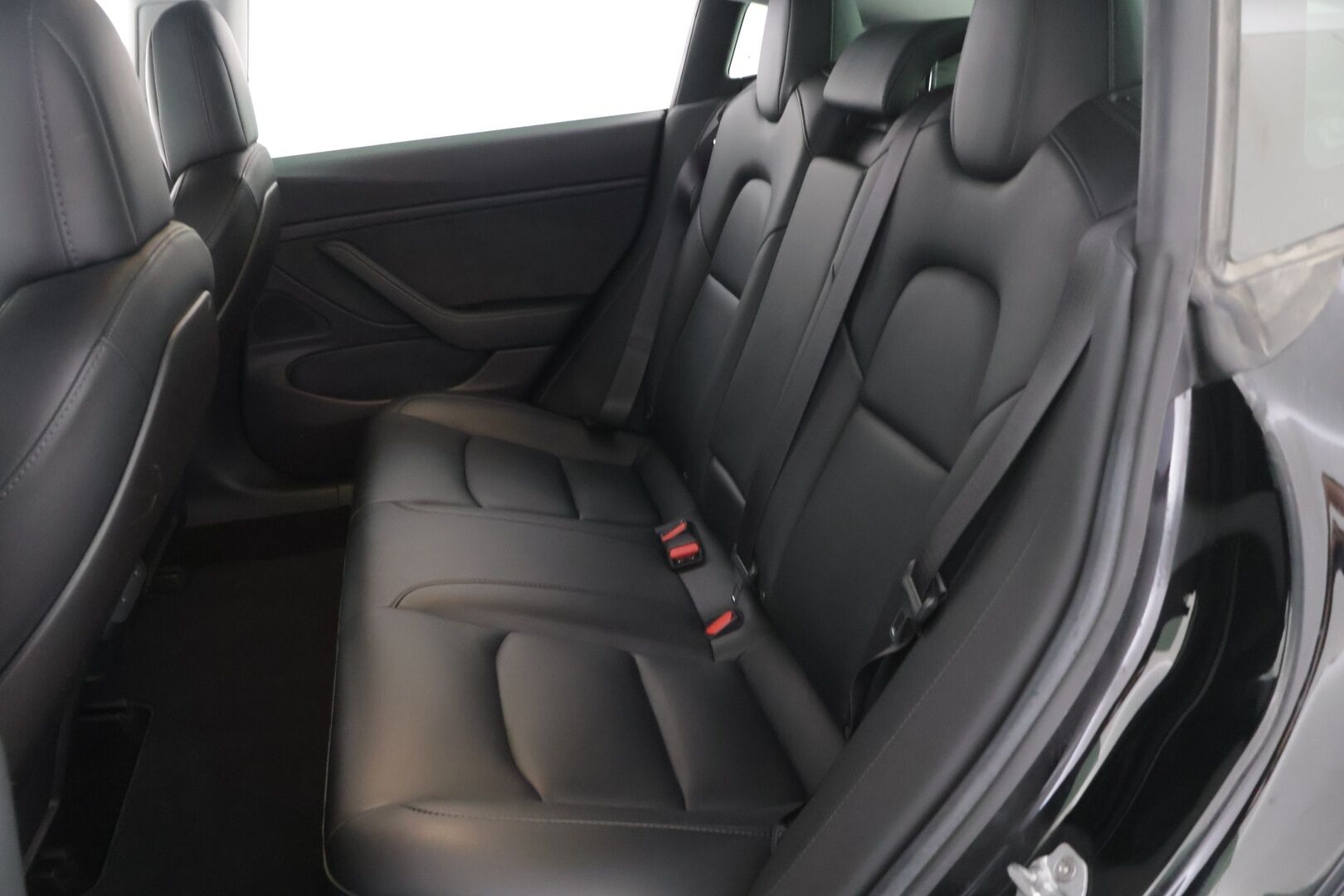Tesla Model 3 2019 Performance - */ Suomi-auto / Äänieristetty / Sähkökäyttöinen Frunk / Autopilot / Premium Audio / 2x renkaat / Juuri saapunut /*