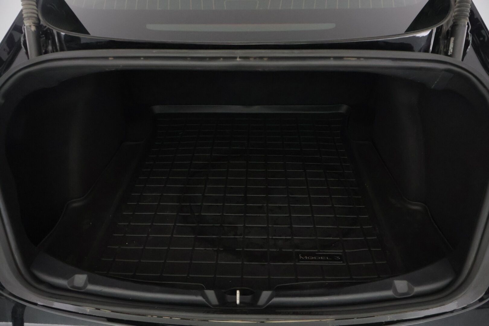Tesla Model 3 2019 Performance - */ Suomi-auto / Äänieristetty / Sähkökäyttöinen Frunk / Autopilot / Premium Audio / 2x renkaat / Juuri saapunut /*