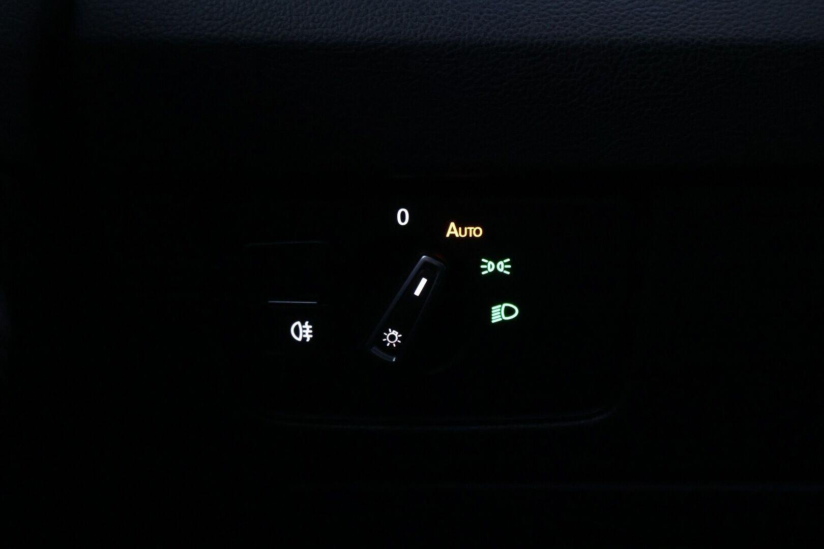 Volkswagen Passat 2016 9.9 kWh GTE Plug-In Hybrid DSG-autom *ACC / Lisälämmitin / P. Kamera / Led-valot / KeylessGo* - Vasta huollettu! / Siisti kuntoinen!