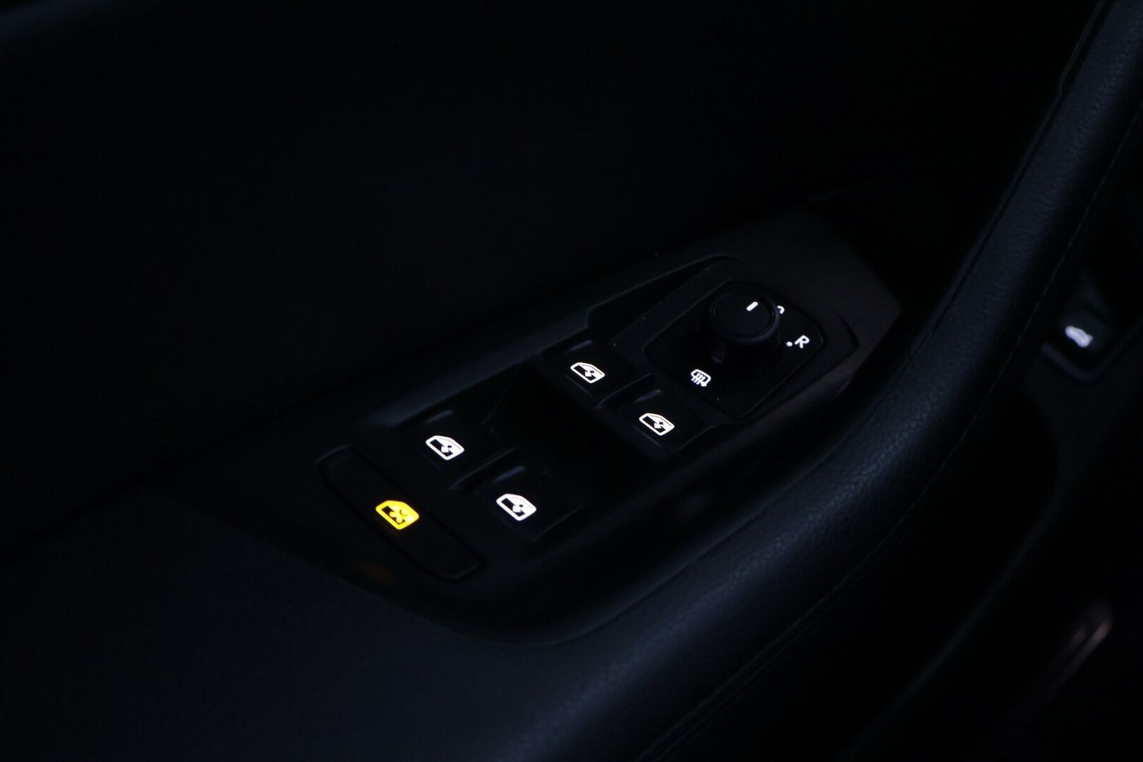 Volkswagen Passat 2016 9.9 kWh GTE Plug-In Hybrid DSG-autom *ACC / Lisälämmitin / P. Kamera / Led-valot / KeylessGo* - Vasta huollettu! / Siisti kuntoinen!