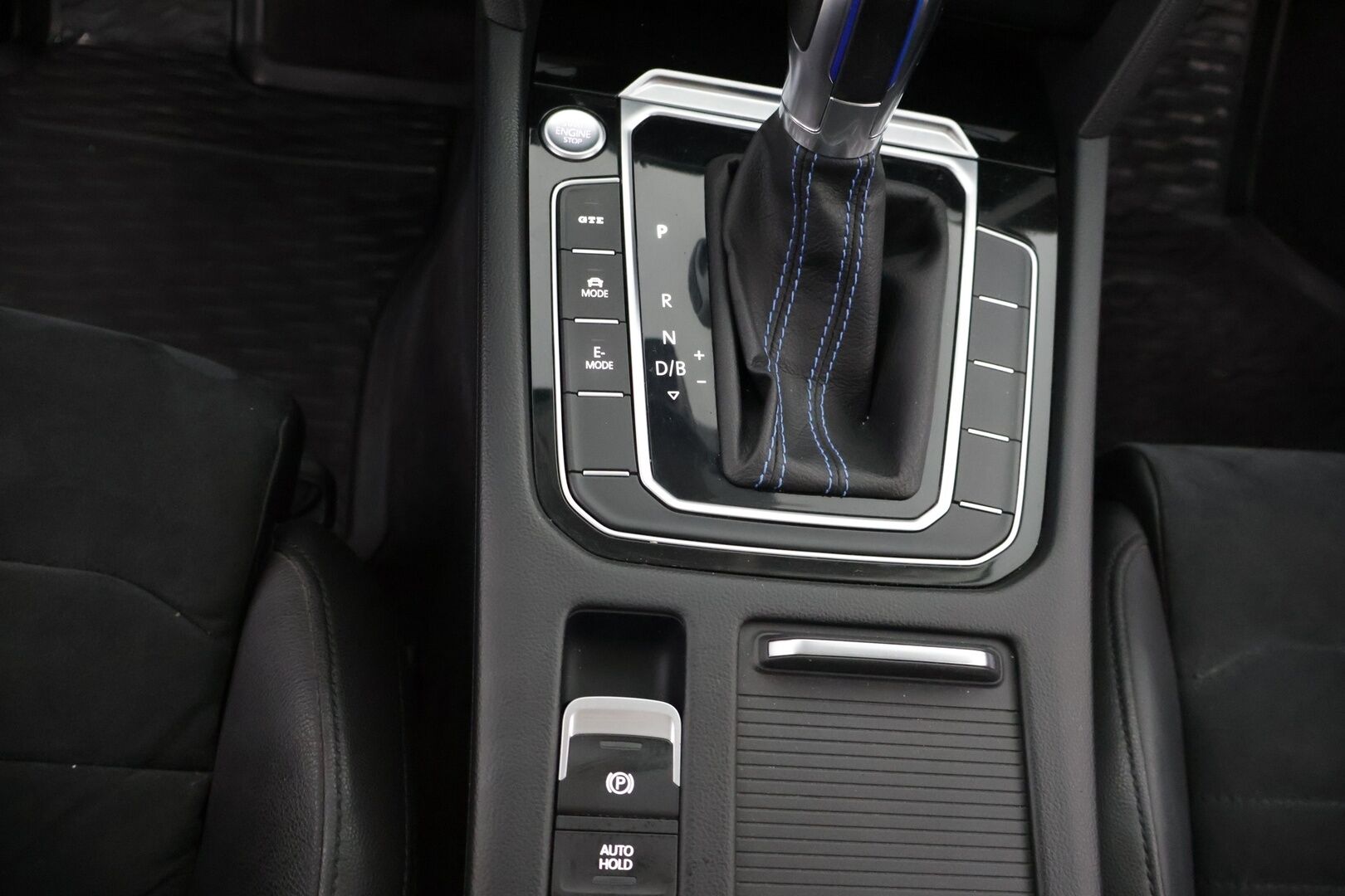 Volkswagen Passat 2016 Variant GTE Plug-In Hybrid 160 kW (218 hv) DSG-automaatti - ACC | 360° kamera | Lasikatto | Ambient Light | Navi | Hudi | Pysäköintitutkat
