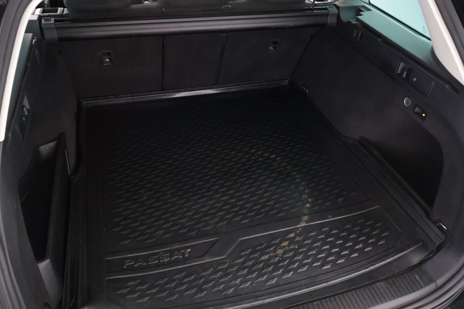 Volkswagen Passat 2016 Variant GTE Plug-In Hybrid 160 kW (218 hv) DSG-automaatti - ACC | 360° kamera | Lasikatto | Ambient Light | Navi | Hudi | Pysäköintitutkat