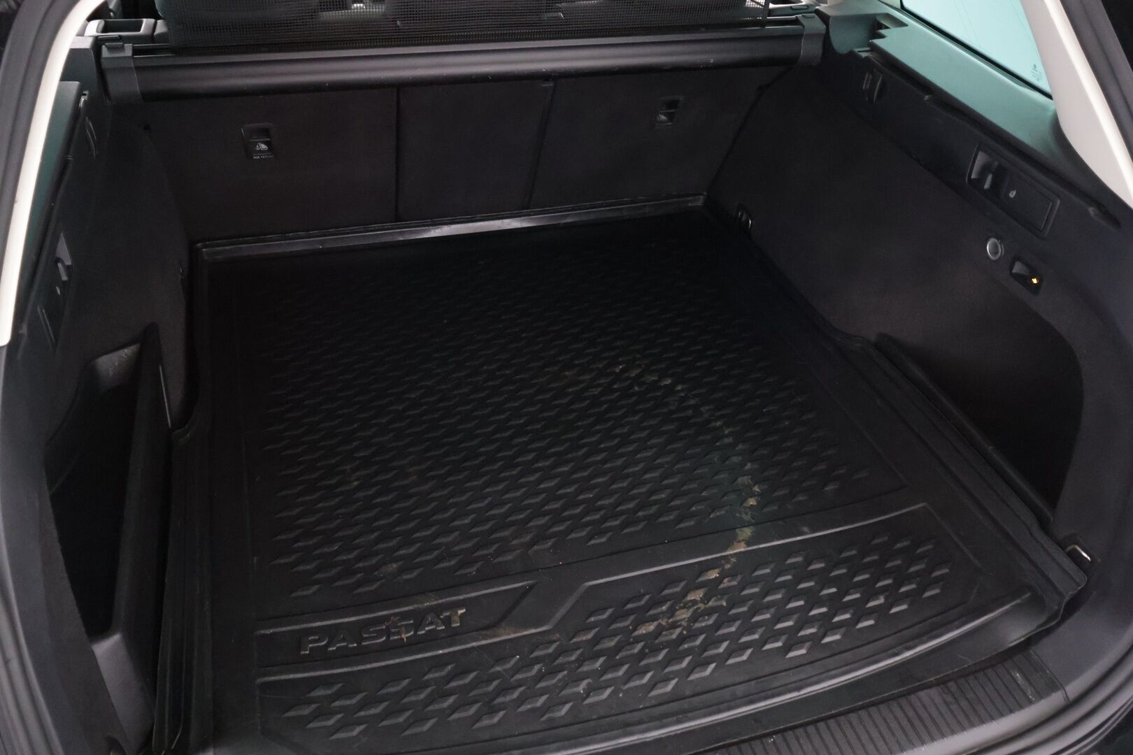 Volkswagen Passat 2016 Variant GTE Plug-In Hybrid 160 kW (218 hv) DSG-automaatti - ACC | 360° kamera | Lasikatto | Ambient Light | Navi | Hudi | Pysäköintitutkat