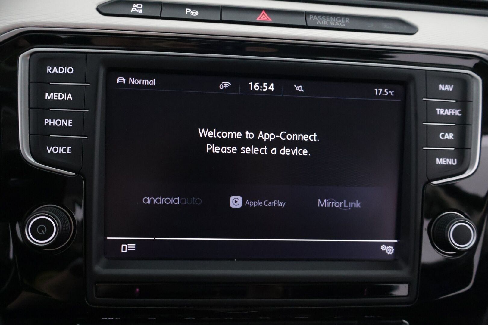 Volkswagen Passat 2016 Variant GTE Plug-In Hybrid 160 kW (218 hv) DSG-automaatti - ACC | 360° kamera | Lasikatto | Ambient Light | Navi | Hudi | Pysäköintitutkat