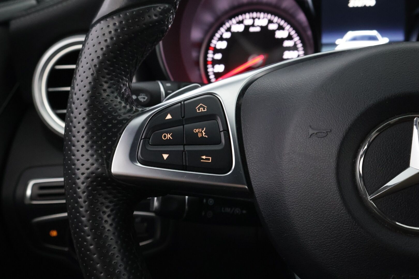 Mercedes-Benz C 2015 220 BlueTec T A Edition 1 * Webasto / Designo Nahat Muistilla / Burmester / Vakkari / Peruutustutkat! - Näyttävä / Harvoin tarjolla / Juuri tullut Tampereelle! - HULLUT AVAJAISHULINAT KORKOTARJOUS 3,29 %