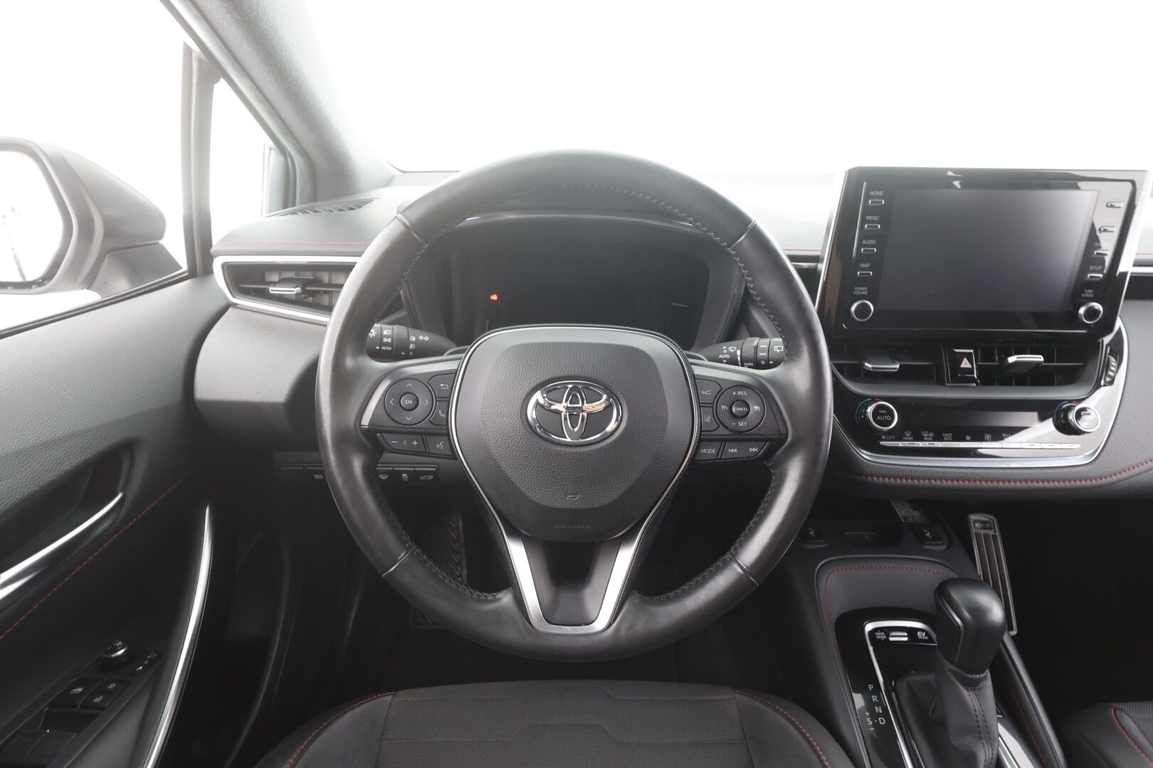 Toyota Corolla 2019 Touring Sports 2,0 Hybrid Style - | Koukku | ACC | LED | Kamera | Sisätilanlämmitin | Navi | Kaistavahti | Keyless | Apple&Android | Suomi-auto | Kahdet renkaat alumiinivanteilla | Kattava huoltohistoria!