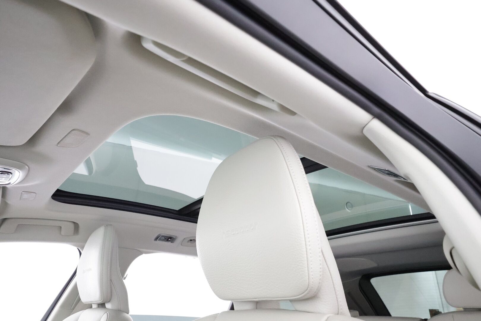 Volvo V90 2020 T8 TwE AWD Business Inscription aut - Suomiauto | Webasto | Harman&Kardon | Panoraama | Ilma-Alusta | Peruutuskamera | Full LED | Nahkasisusta | Supervarusteet!