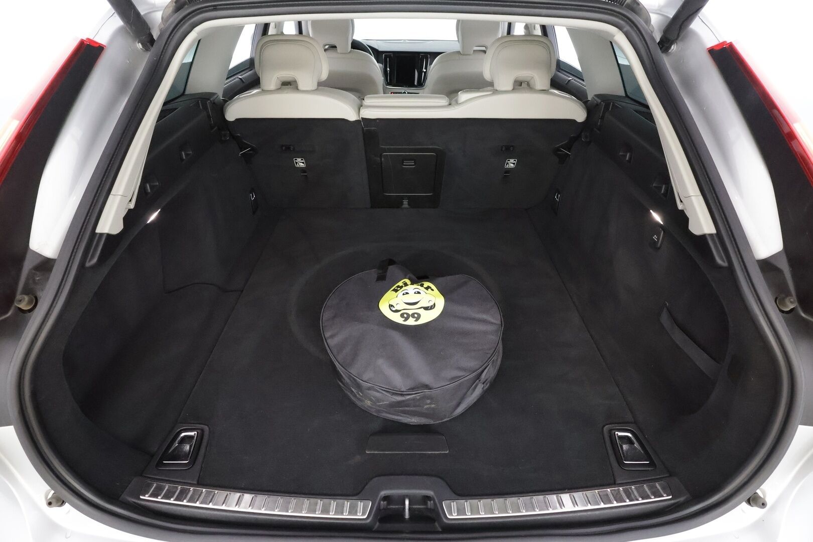 Volvo V90 2020 T8 TwE AWD Business Inscription aut - Suomiauto | Webasto | Harman&Kardon | Panoraama | Ilma-Alusta | Peruutuskamera | Full LED | Nahkasisusta | Supervarusteet!
